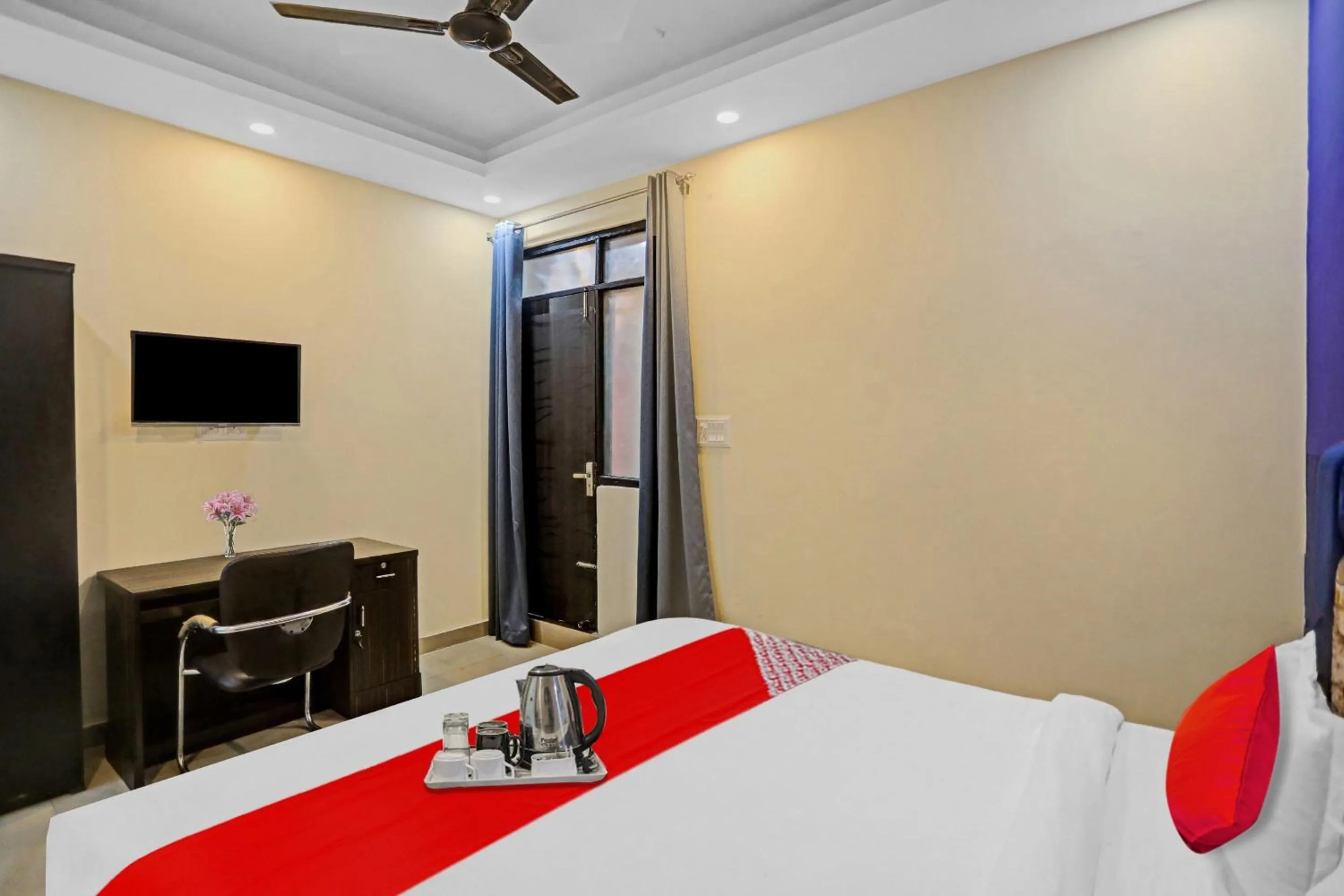 Bedroom in Hotel O Sunshine