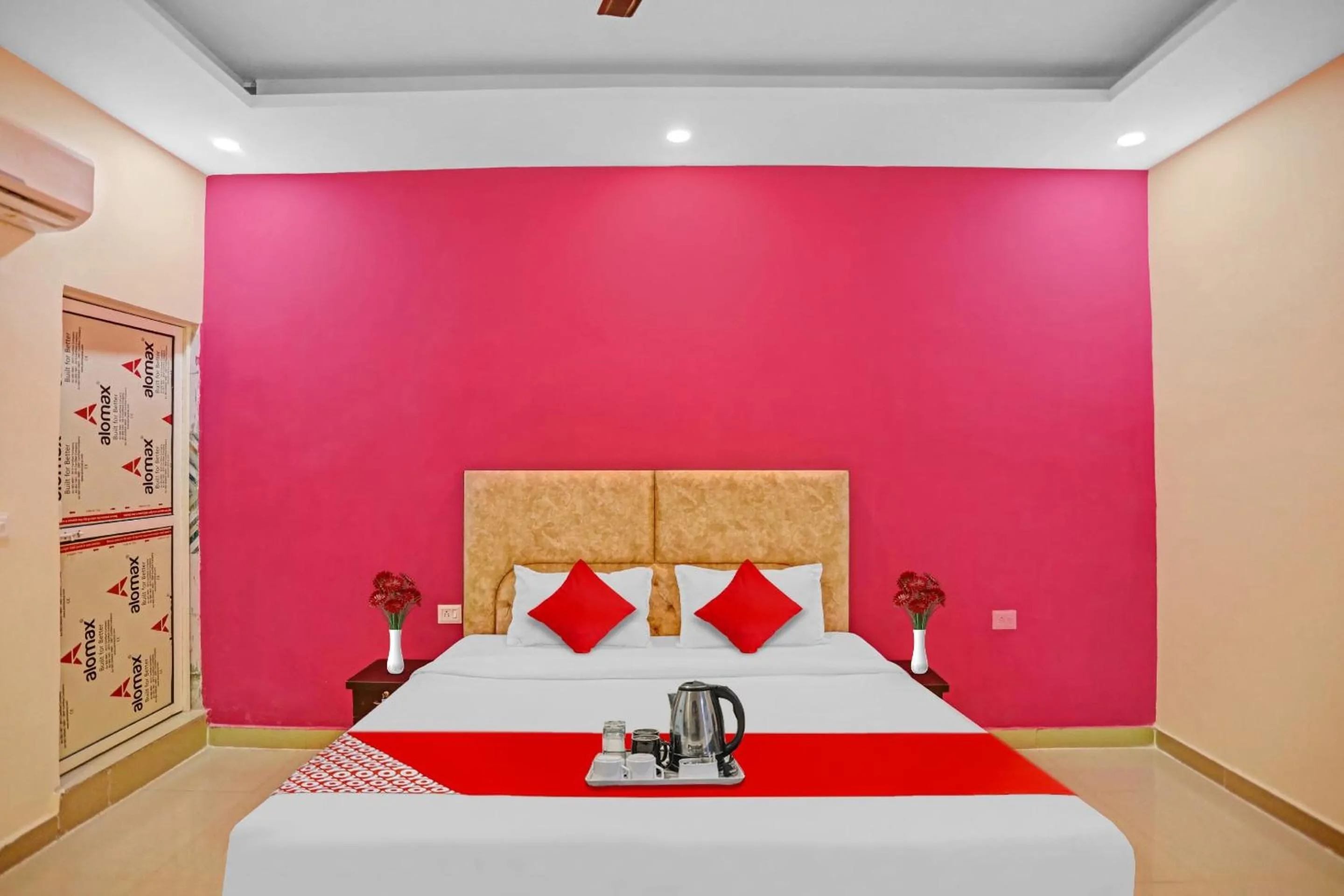 Bedroom in Hotel O Sunshine