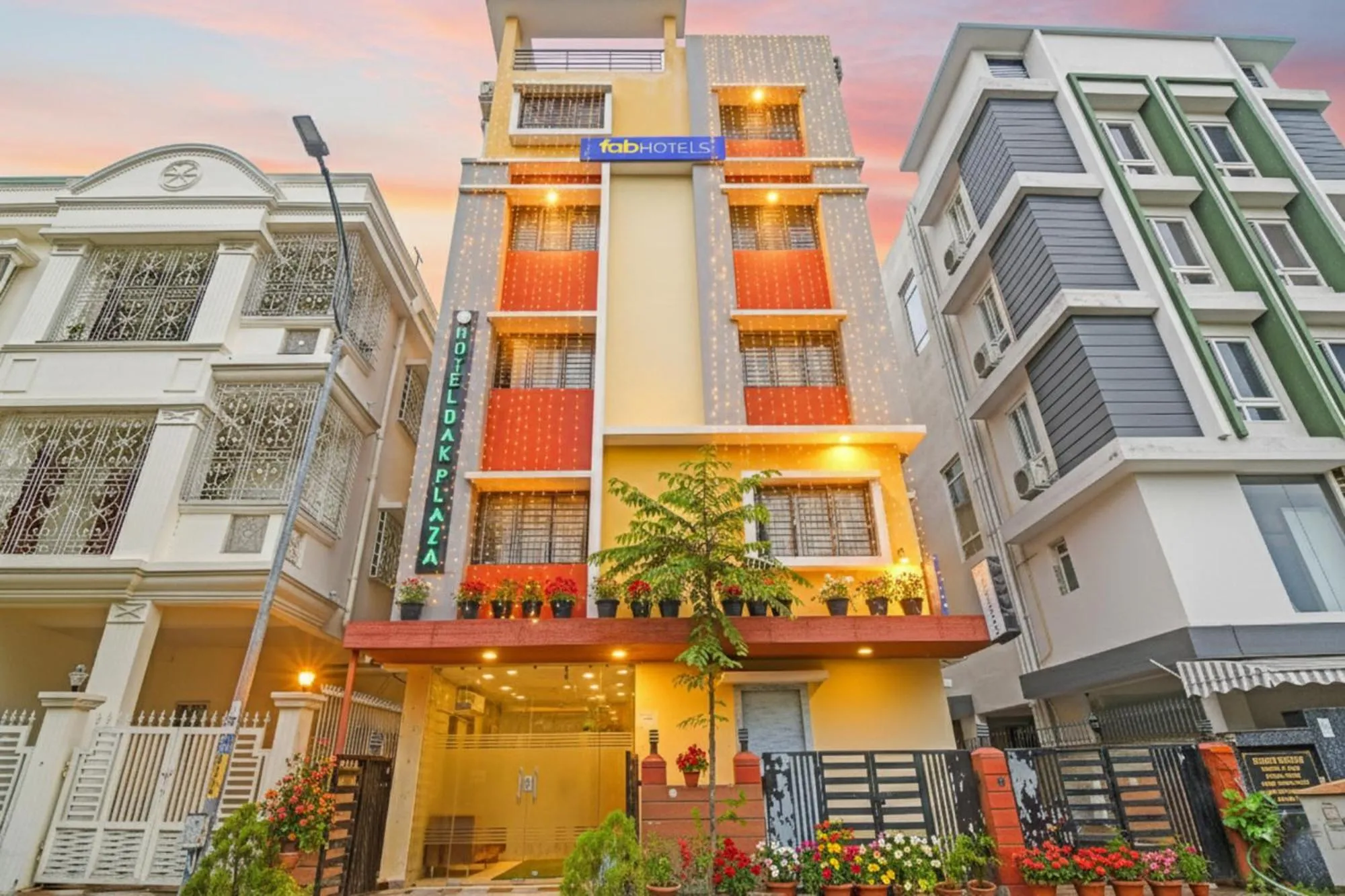 Property building in FabHotel Dak Plaza - Nr Axis Mall