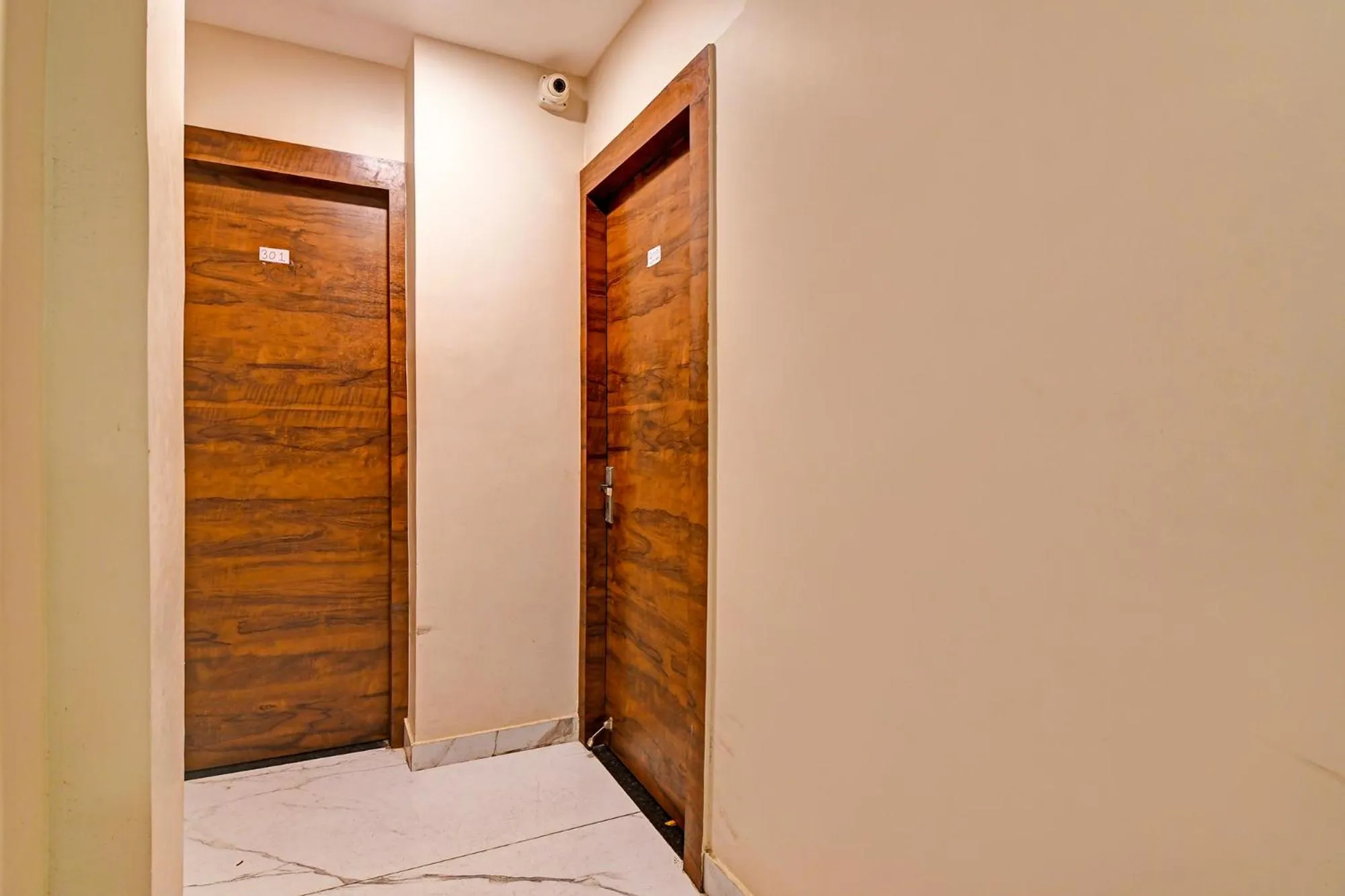 Lobby or reception in FabHotel Dak Plaza - Nr Axis Mall