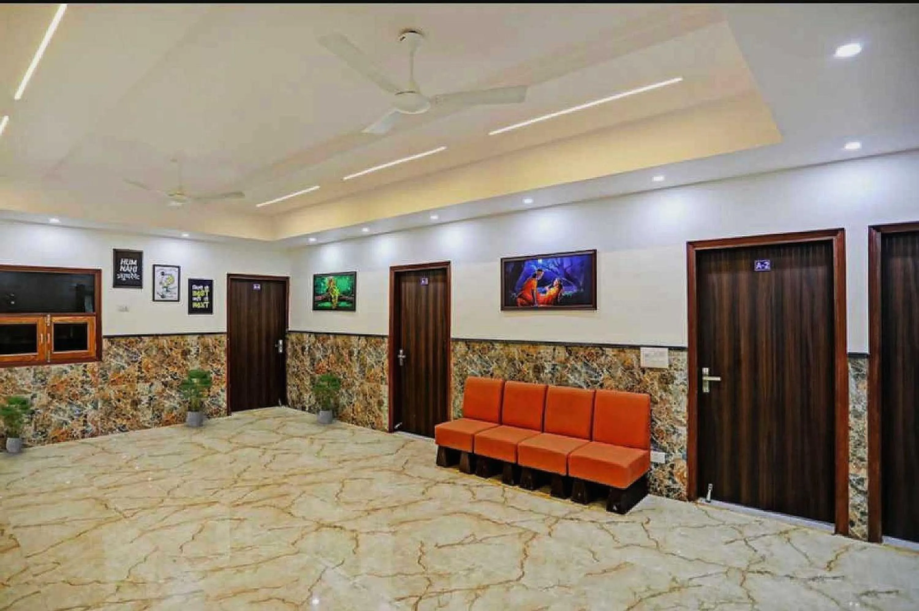 Lobby or reception in Hotel O K R Resdiancy Near Botanic Garden Of Indian Republic