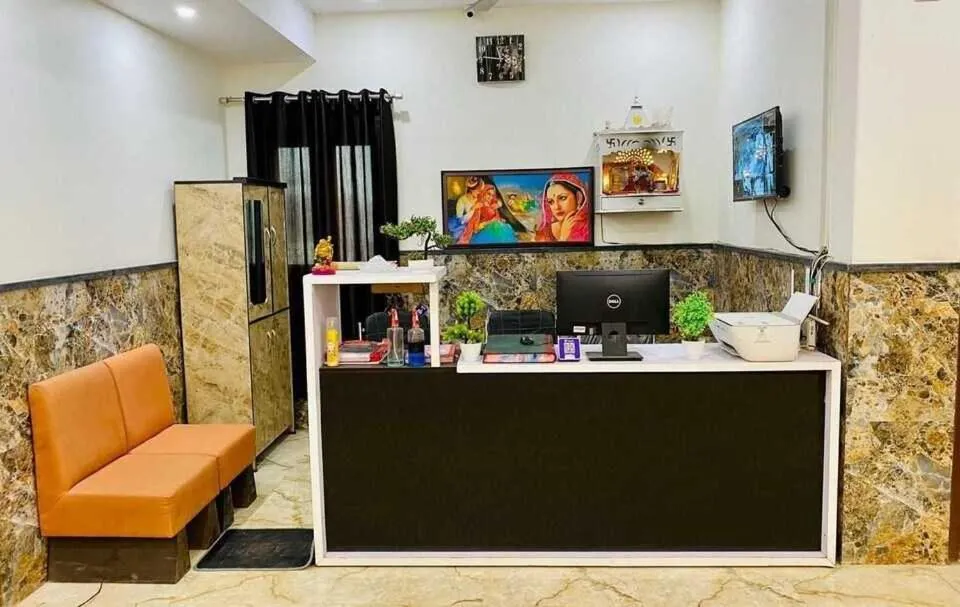Lobby or reception in Hotel O K R Resdiancy Near Botanic Garden Of Indian Republic