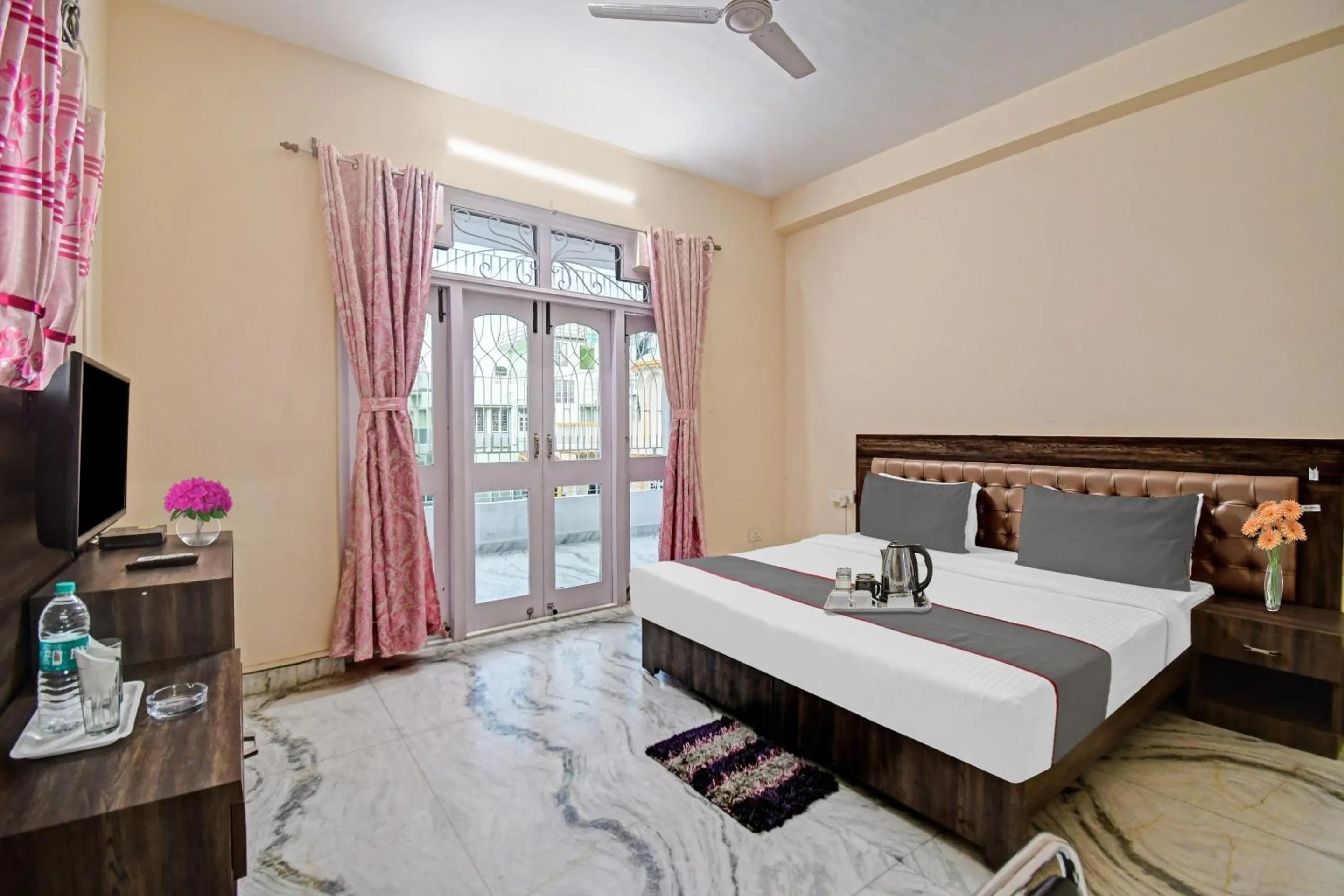 Bedroom, Bed in Super Capital O New All In One Near City Centre Salt Lake