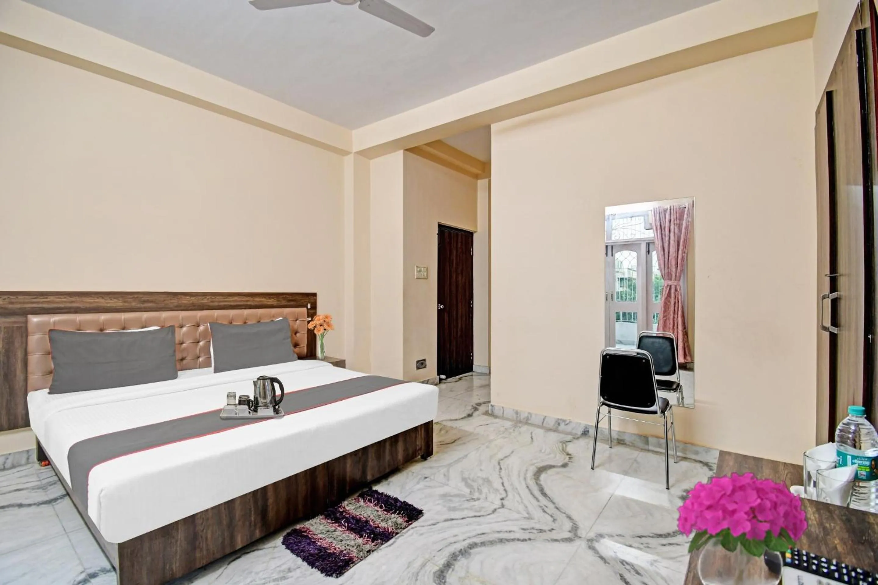 Bedroom, Bed in Super Capital O New All In One Near City Centre Salt Lake