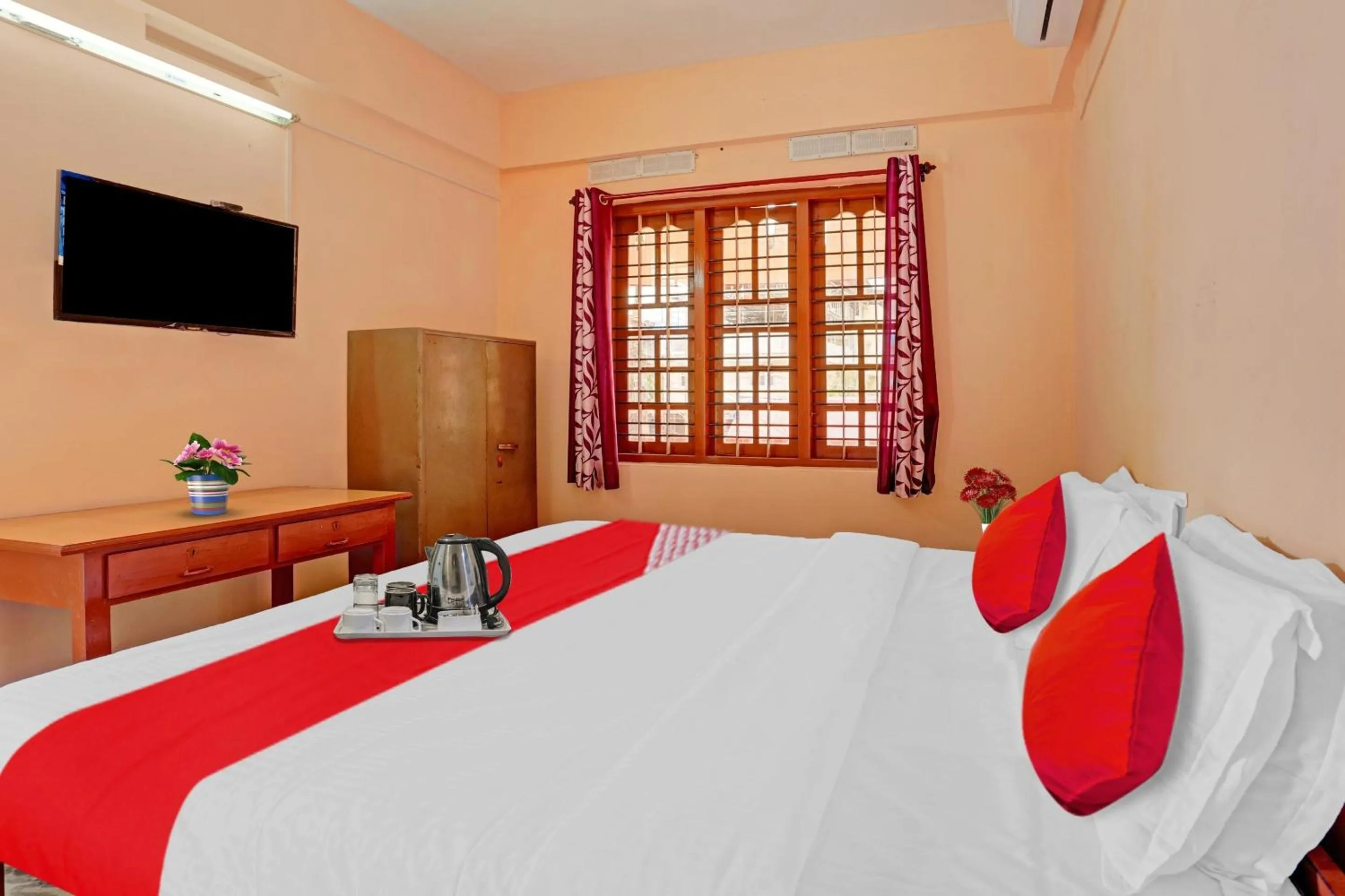 Bedroom, Bed in Hotel O North Park Tourist Home