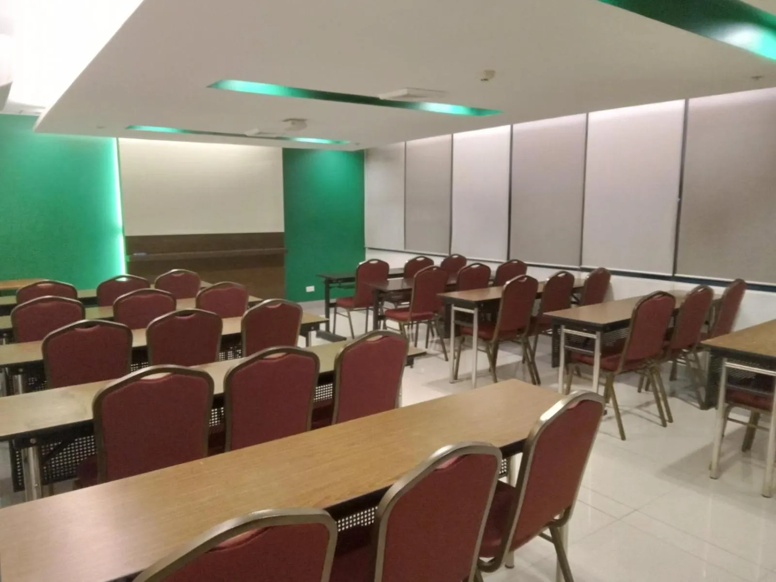 Meeting/conference room in Go Hotels Otis - Manila