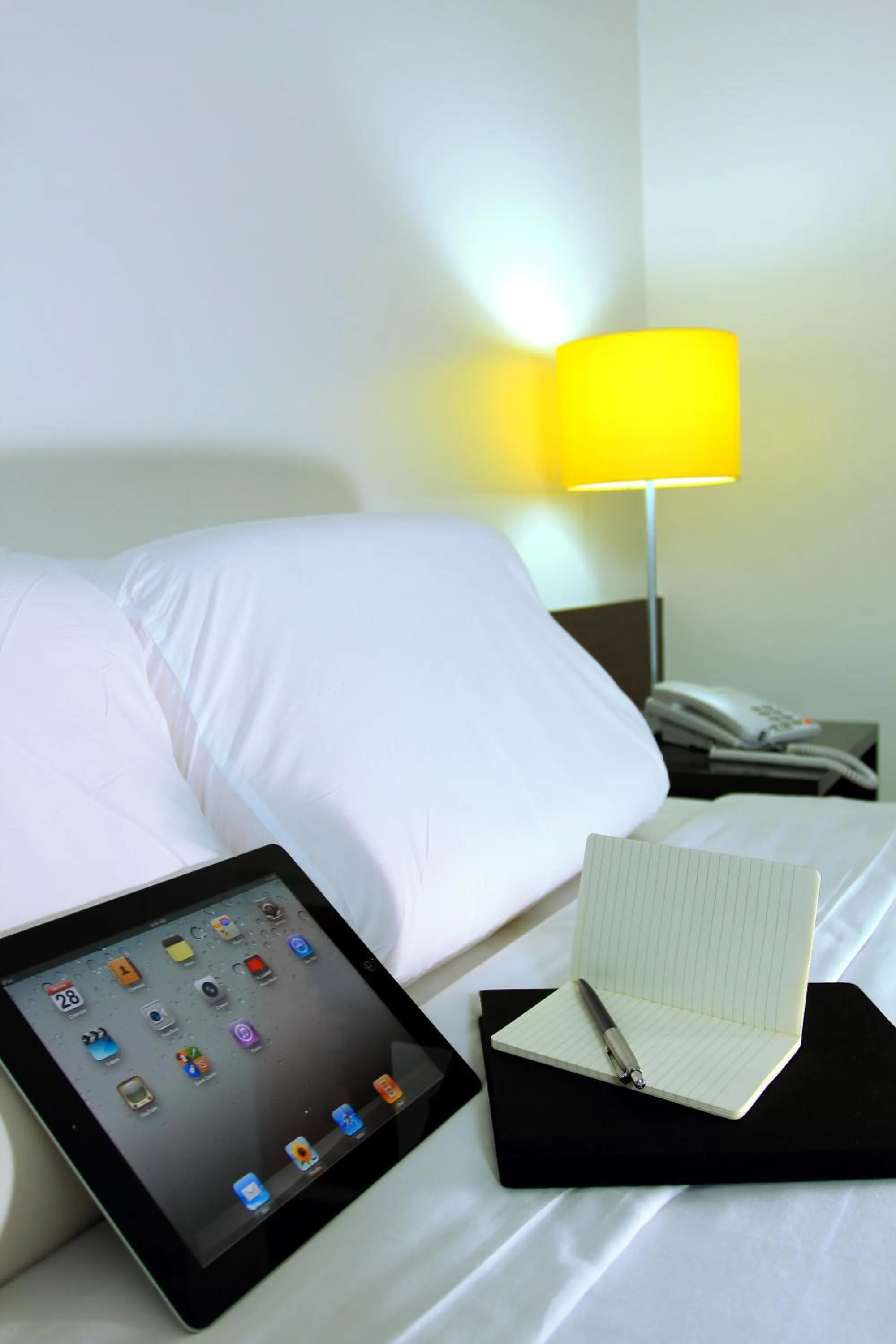 Bed in Go Hotels Plus Mandaluyong