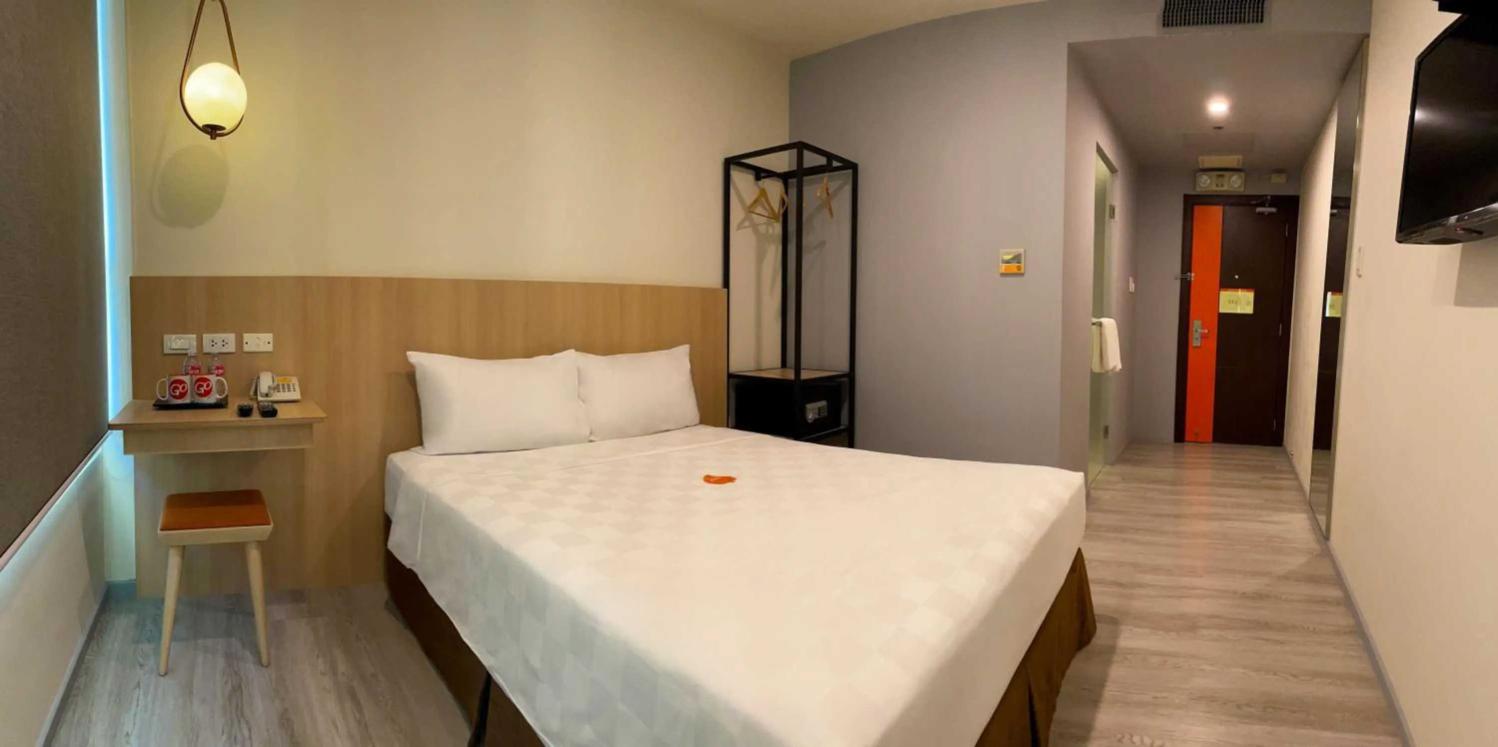 Bed in Go Hotels Plus Mandaluyong