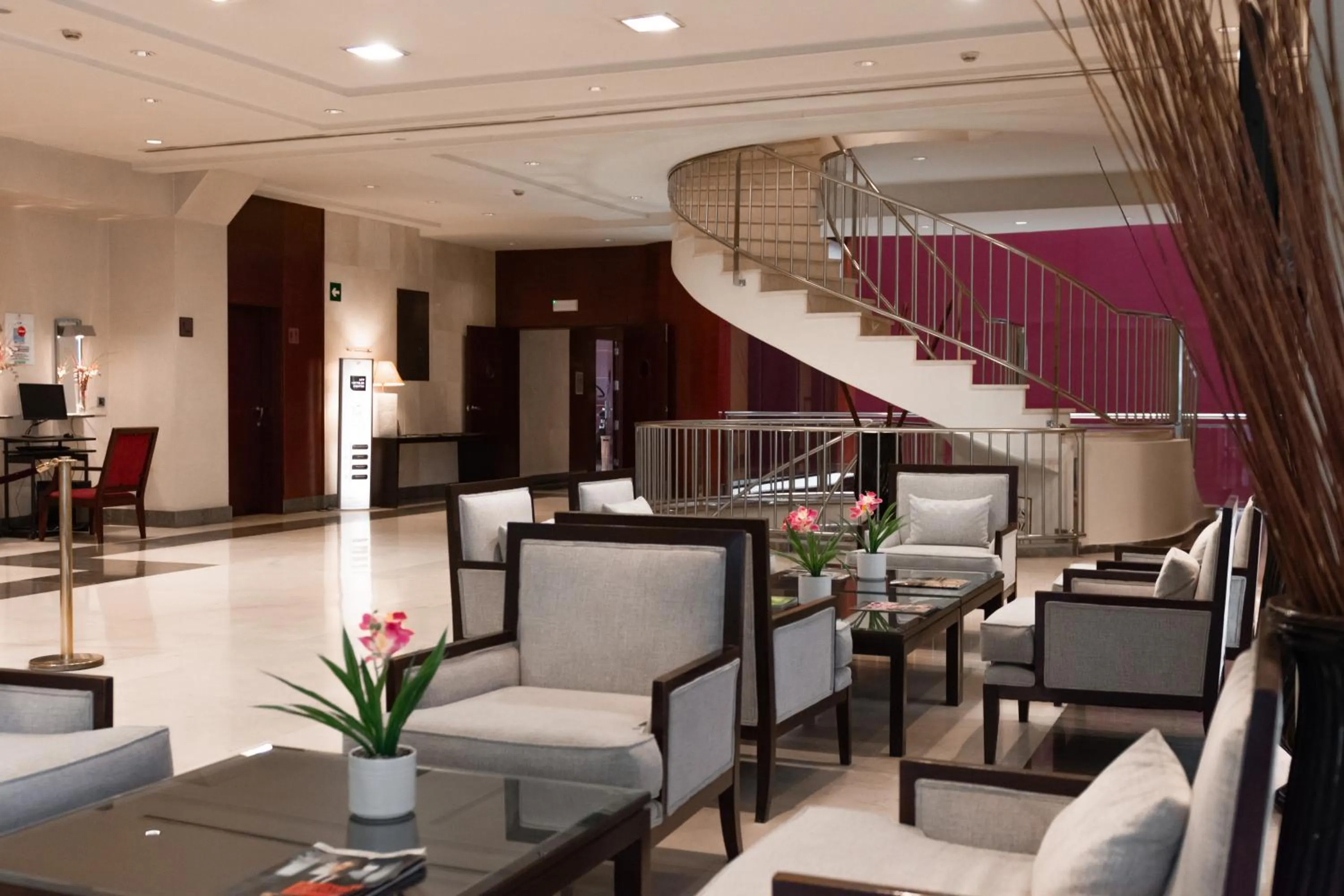 Lobby or reception in Hotel Badajoz Center