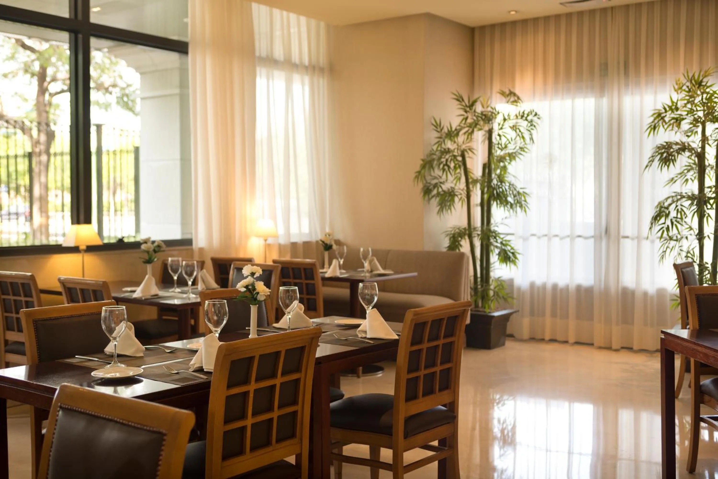Restaurant/places to eat in Hotel Sevilla Center