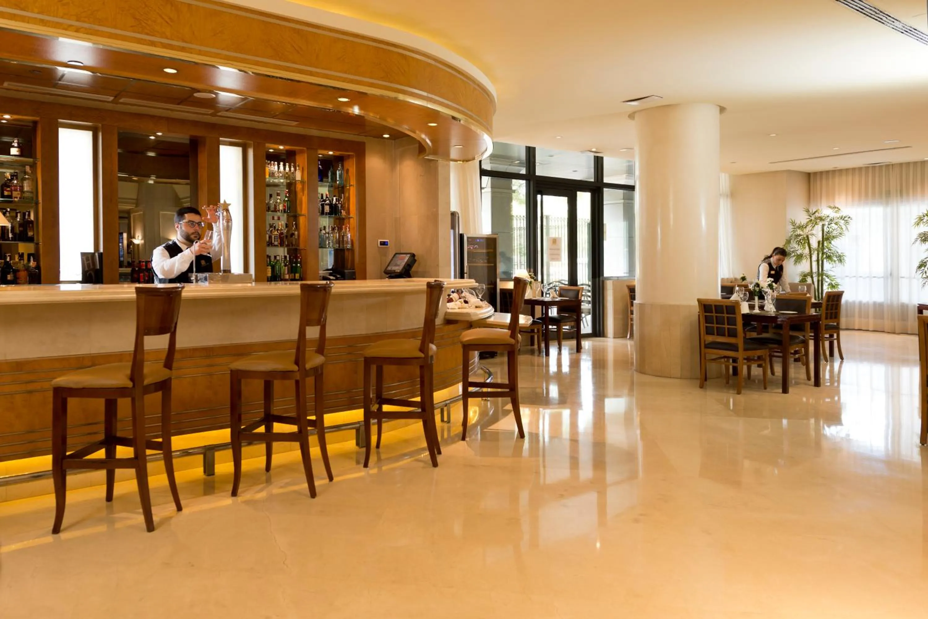 Restaurant/places to eat in Hotel Sevilla Center