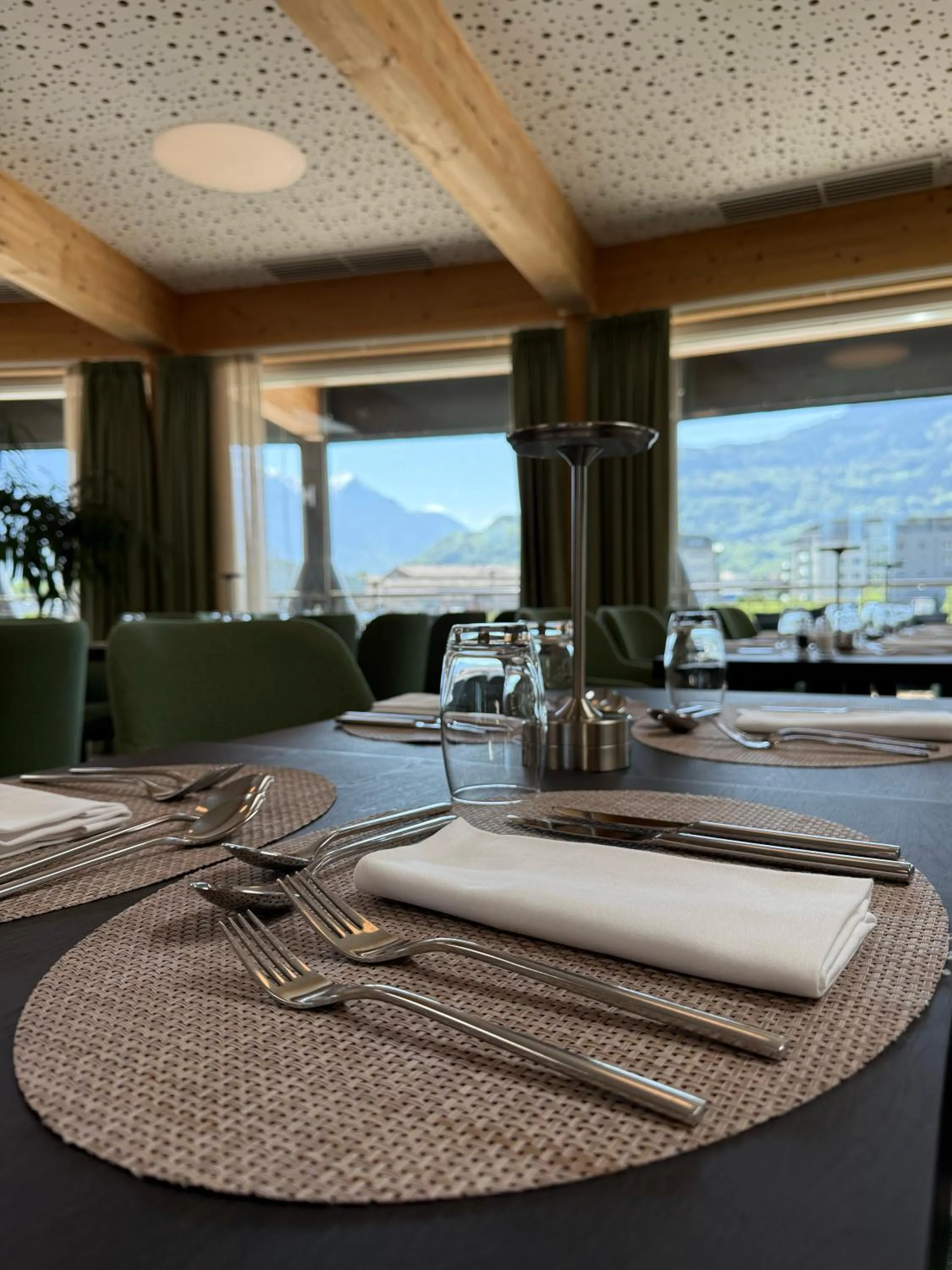 Restaurant/places to eat in Alp Art Hotel Monthey