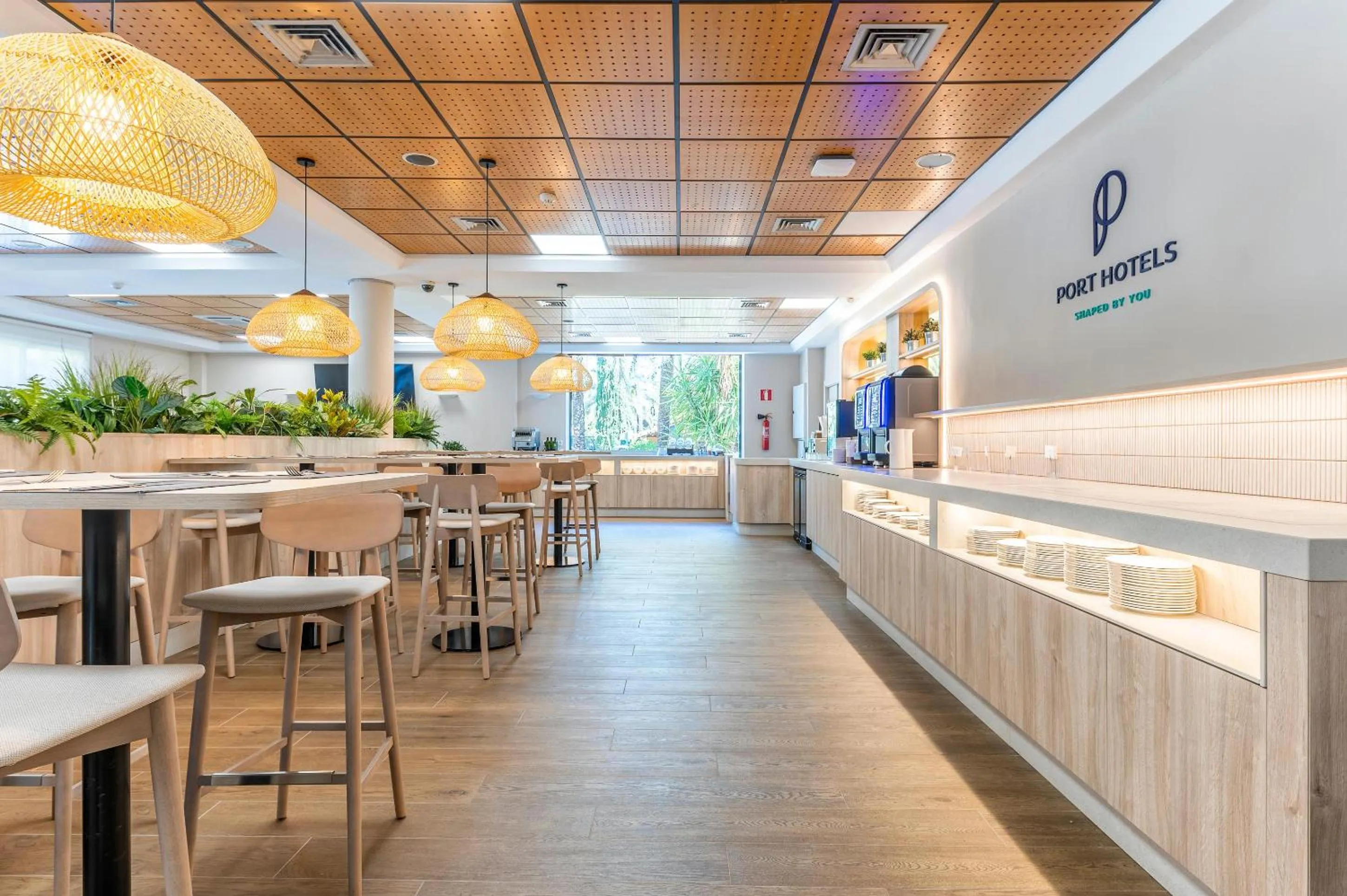 Restaurant/places to eat in Port Jardín Milenio