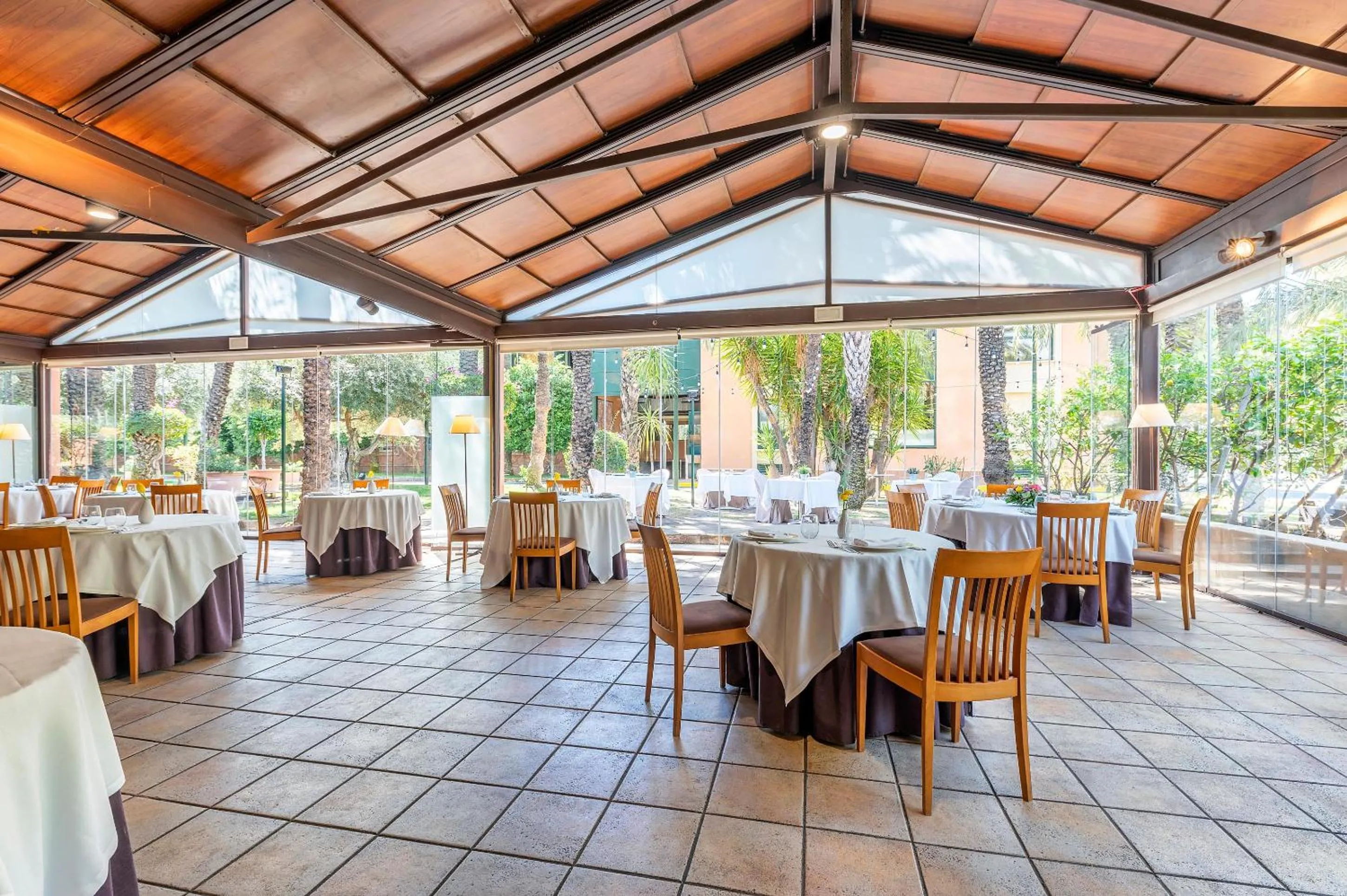 Restaurant/places to eat in Port Jardín Milenio