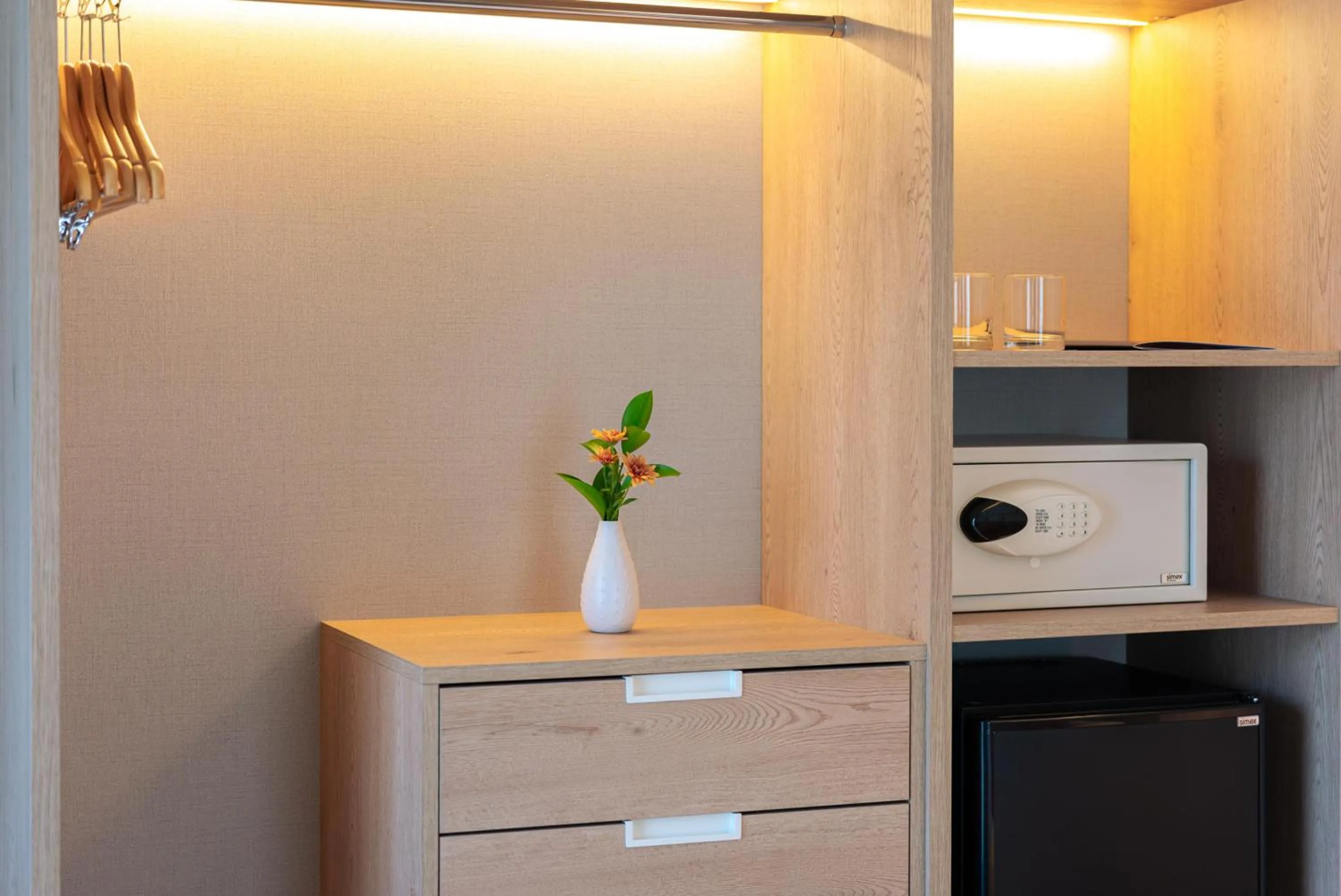 Photo of the whole room in Port Jardín Milenio