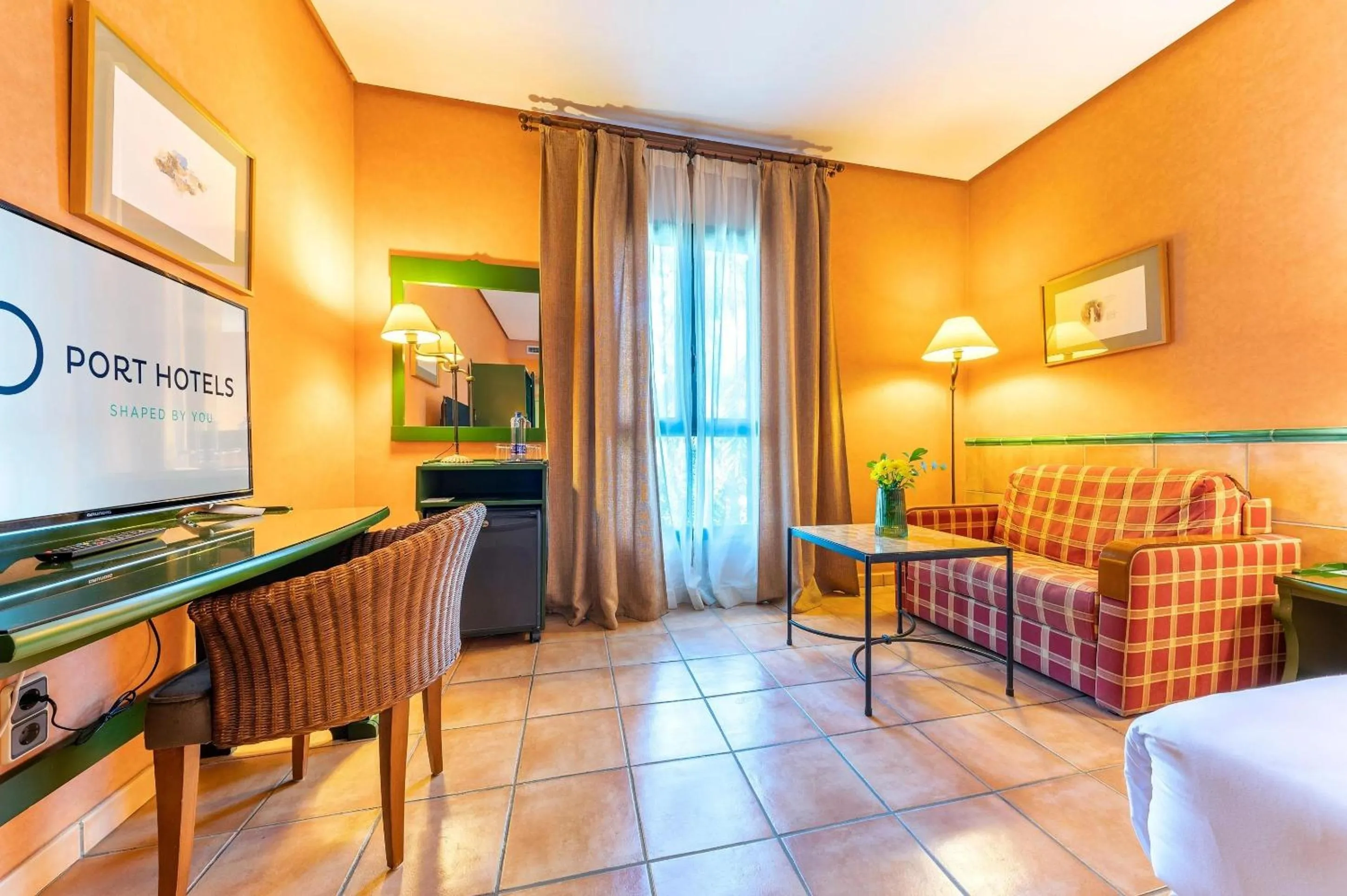 Photo of the whole room in Port Jardín Milenio