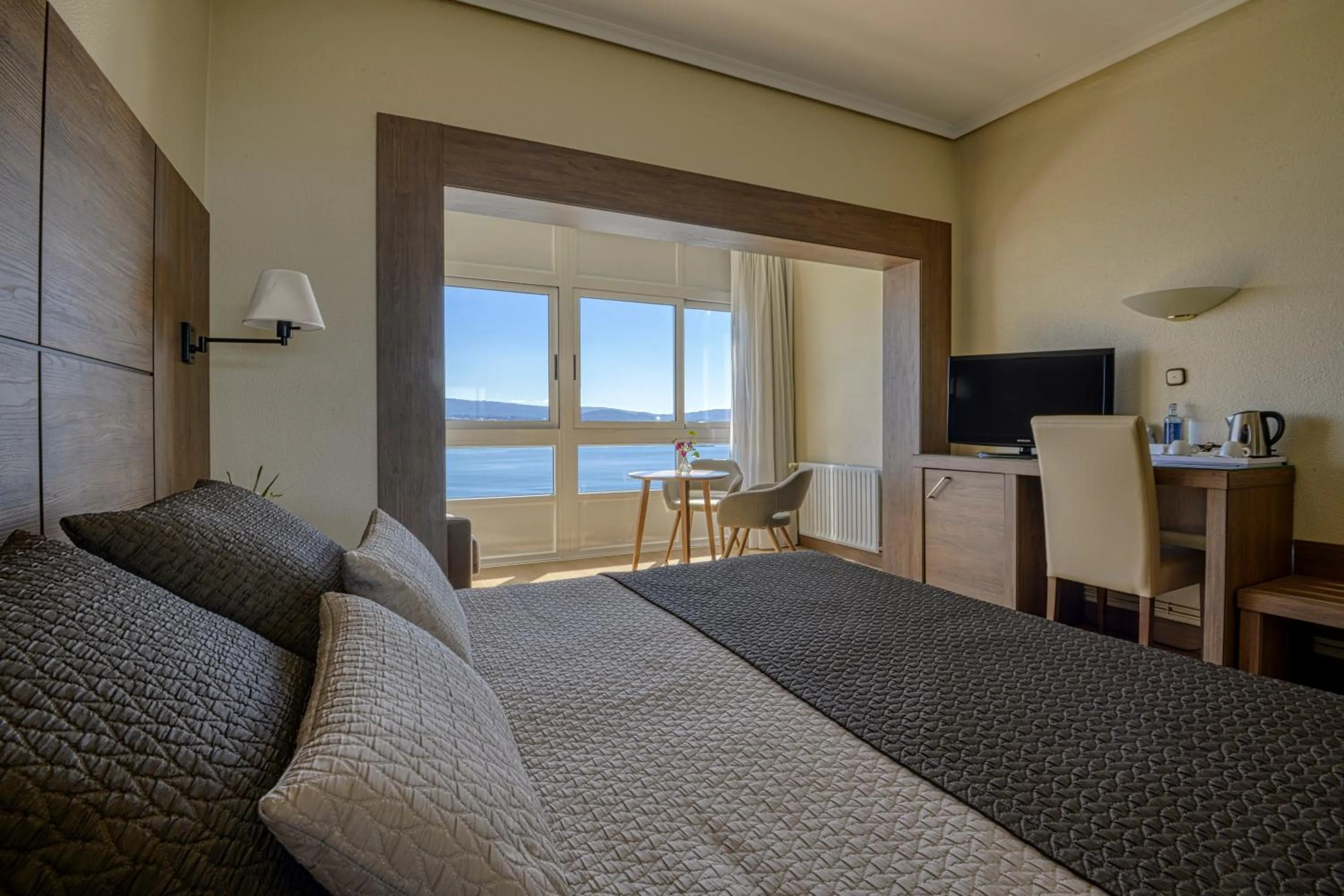 Bedroom, Bed in Eurostars Louxo Talaso