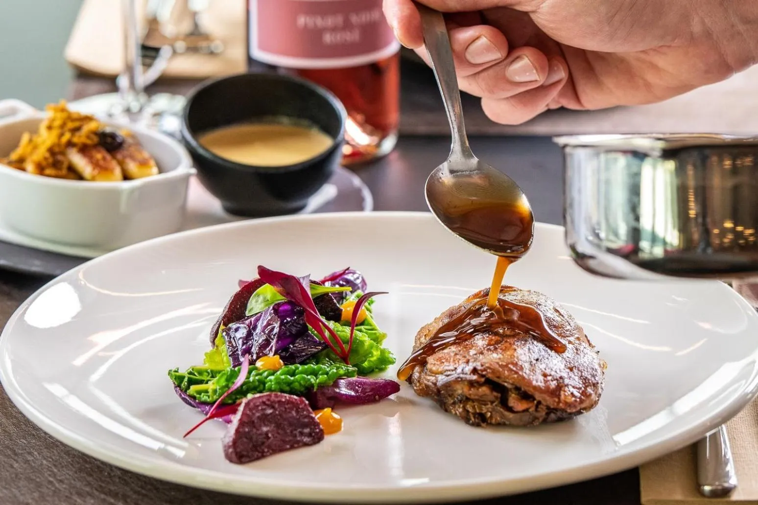 Food in Flow Hotel & Conference