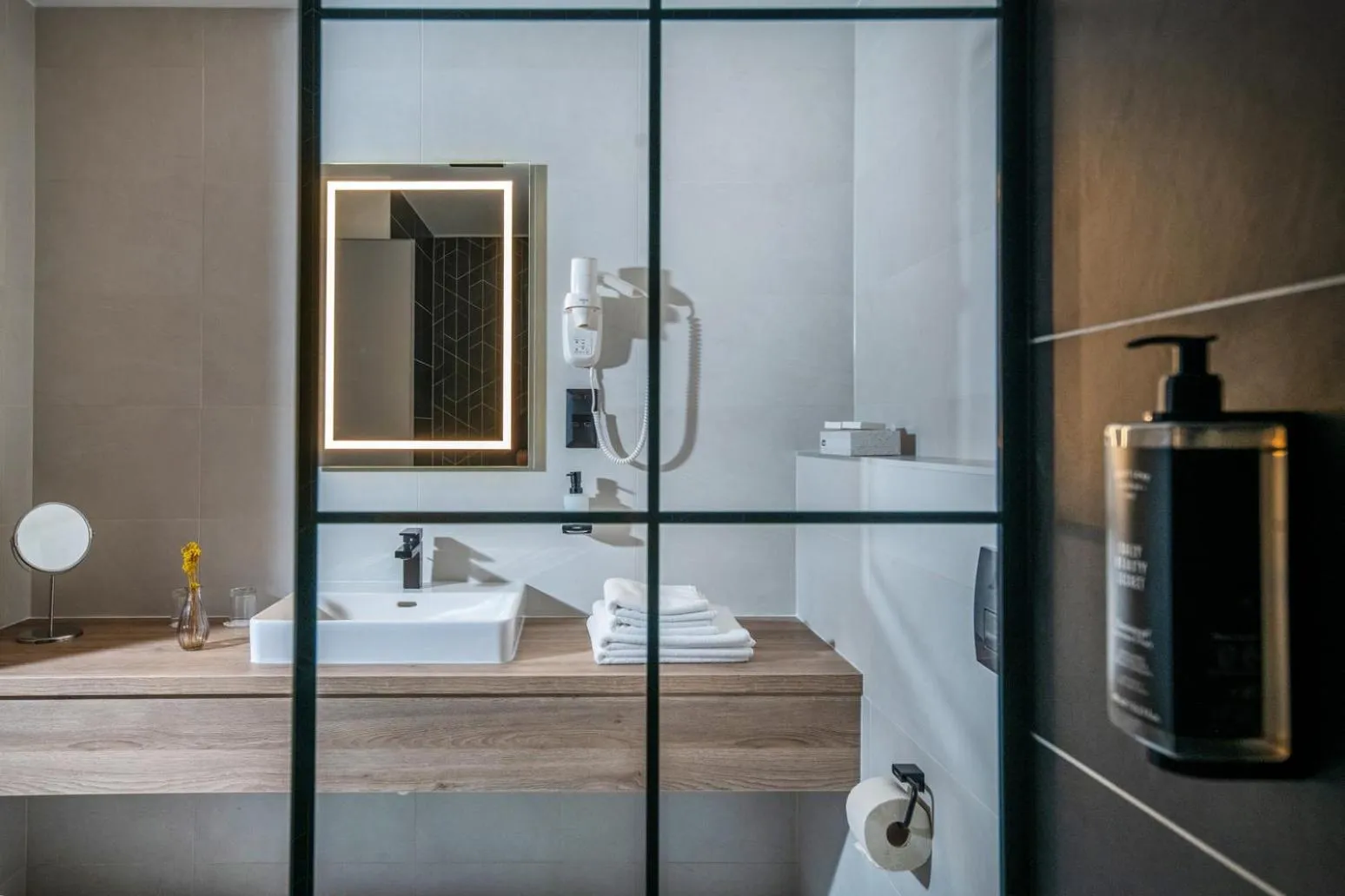 Shower in Flow Hotel & Conference