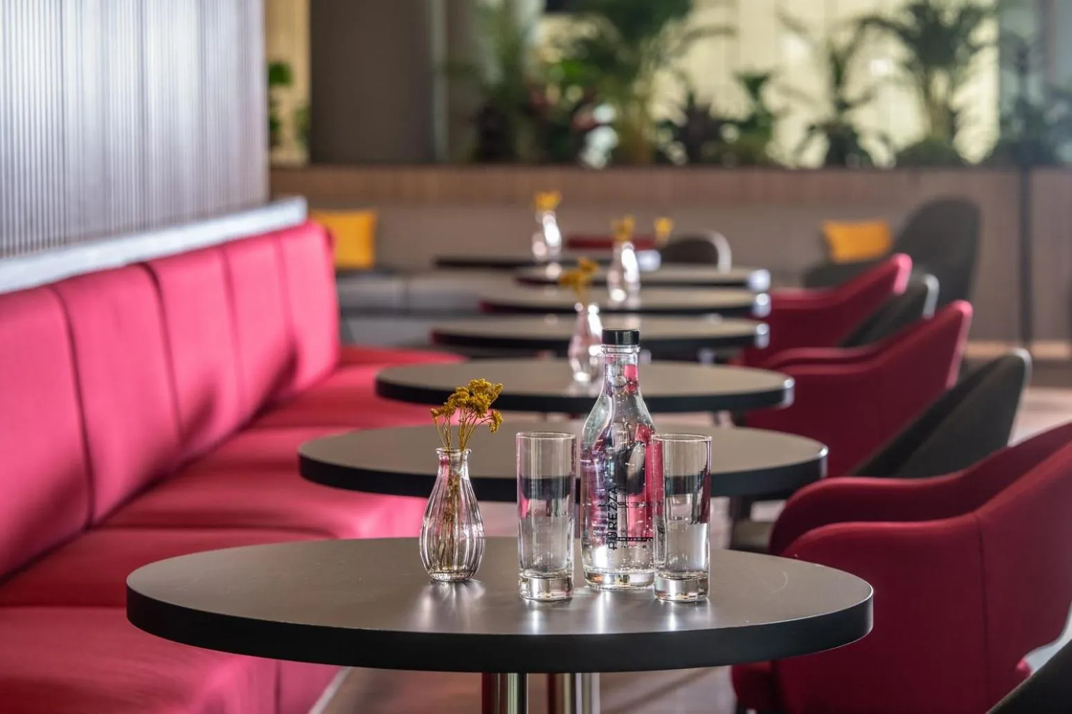 Restaurant/places to eat in Flow Hotel & Conference