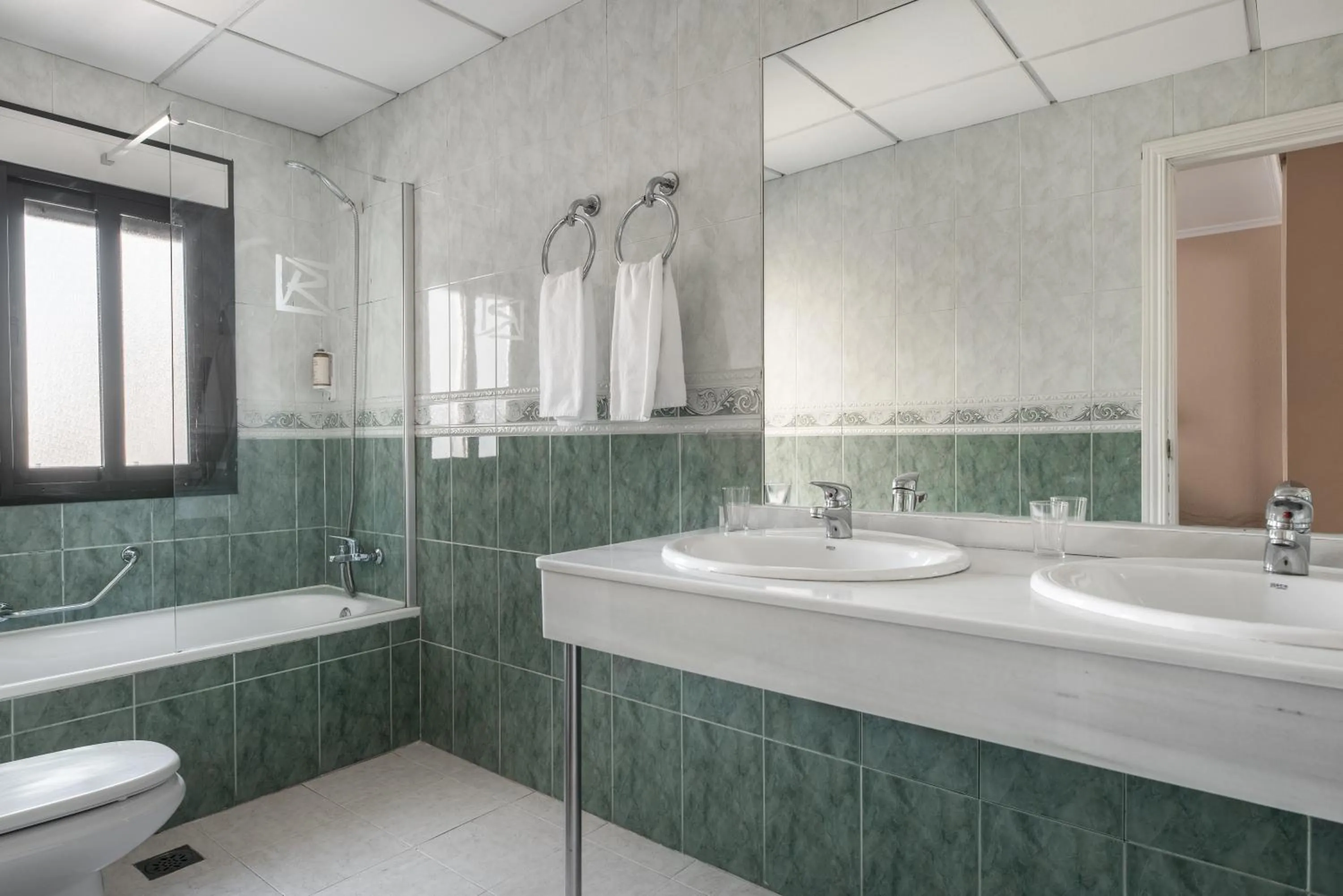 Shower in Hotel Rio Badajoz