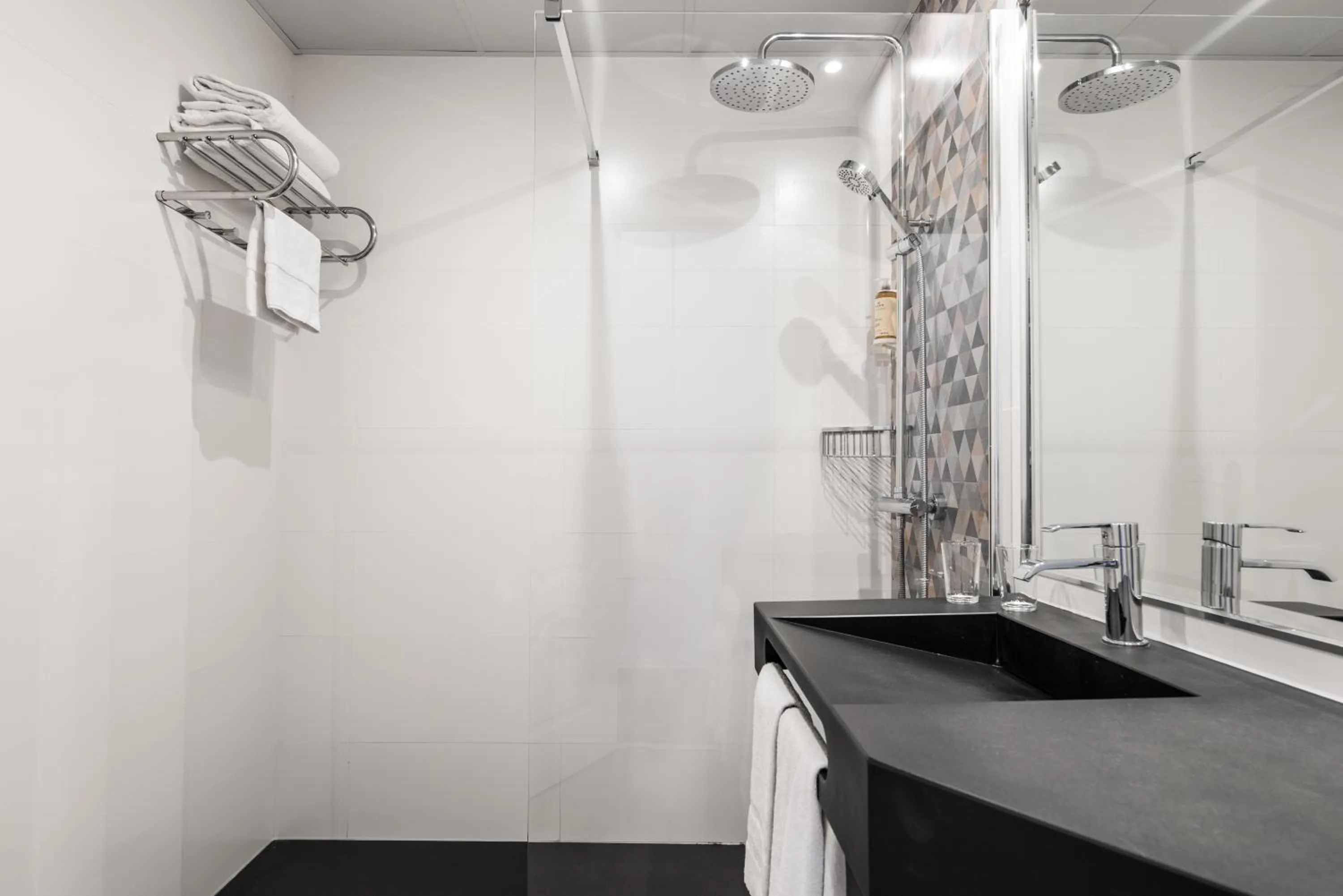 Shower in Hotel Rio Badajoz