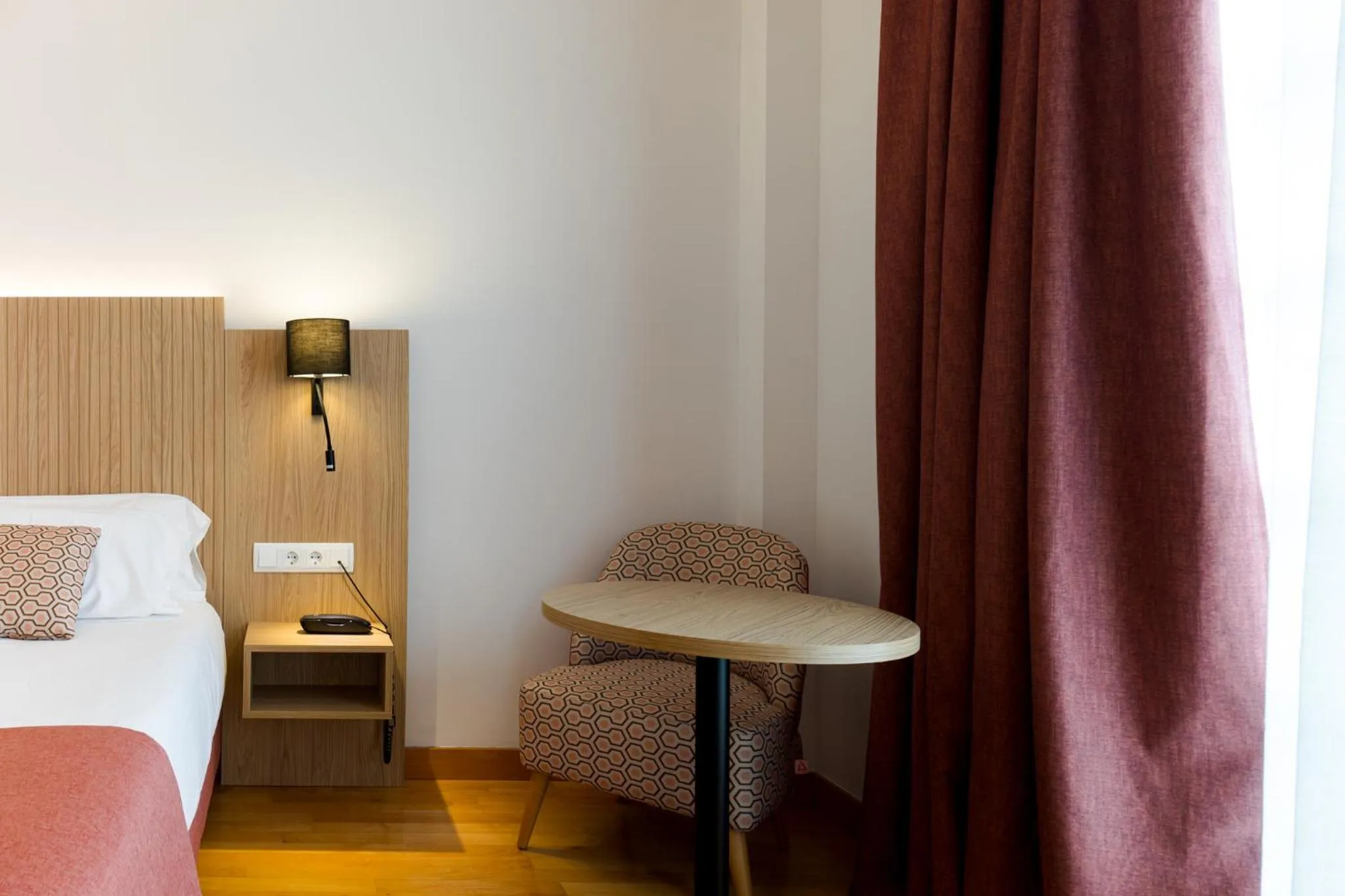 Photo of the whole room, Bed in Hotel Silken Villa de Laguardia