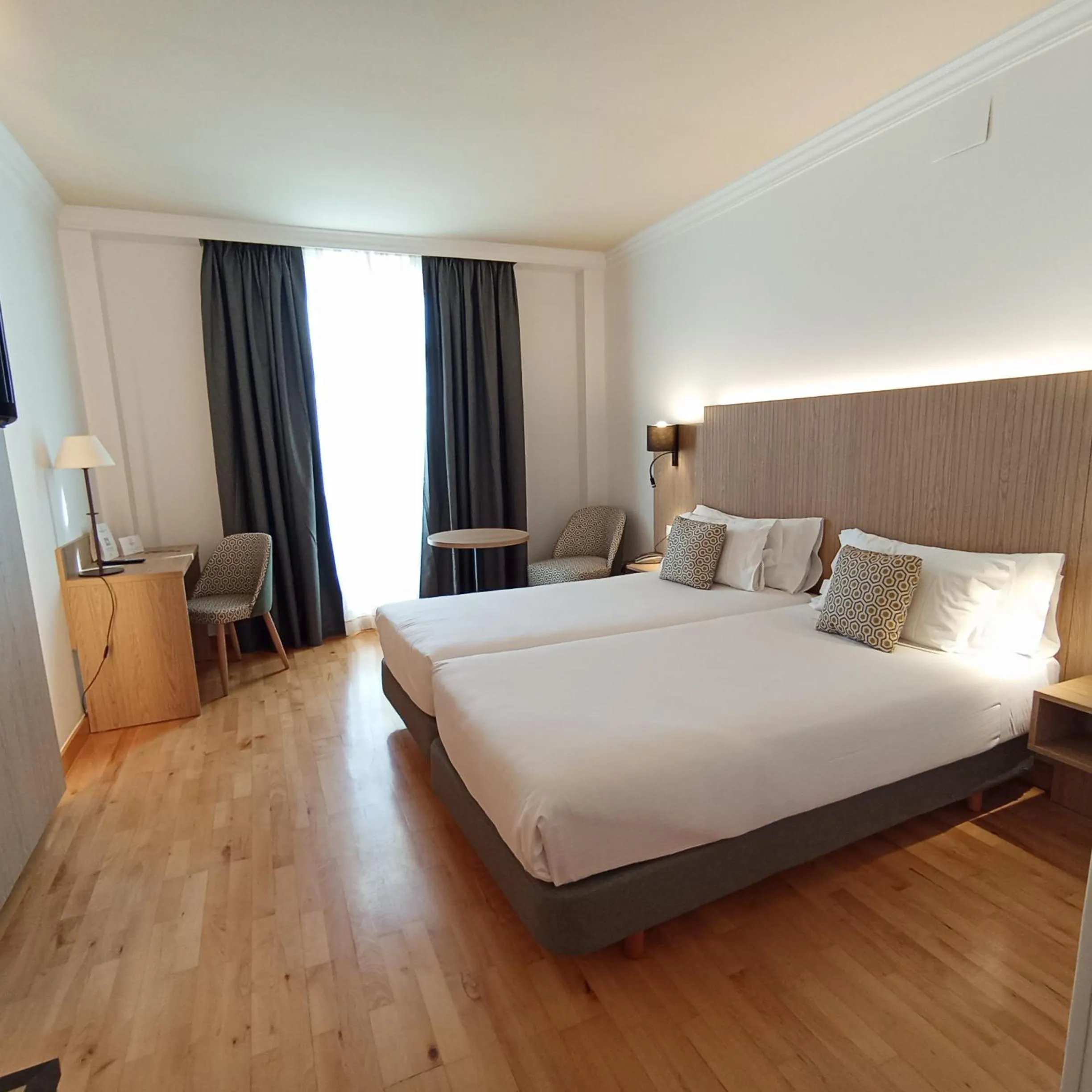 Photo of the whole room, Bed in Hotel Silken Villa de Laguardia