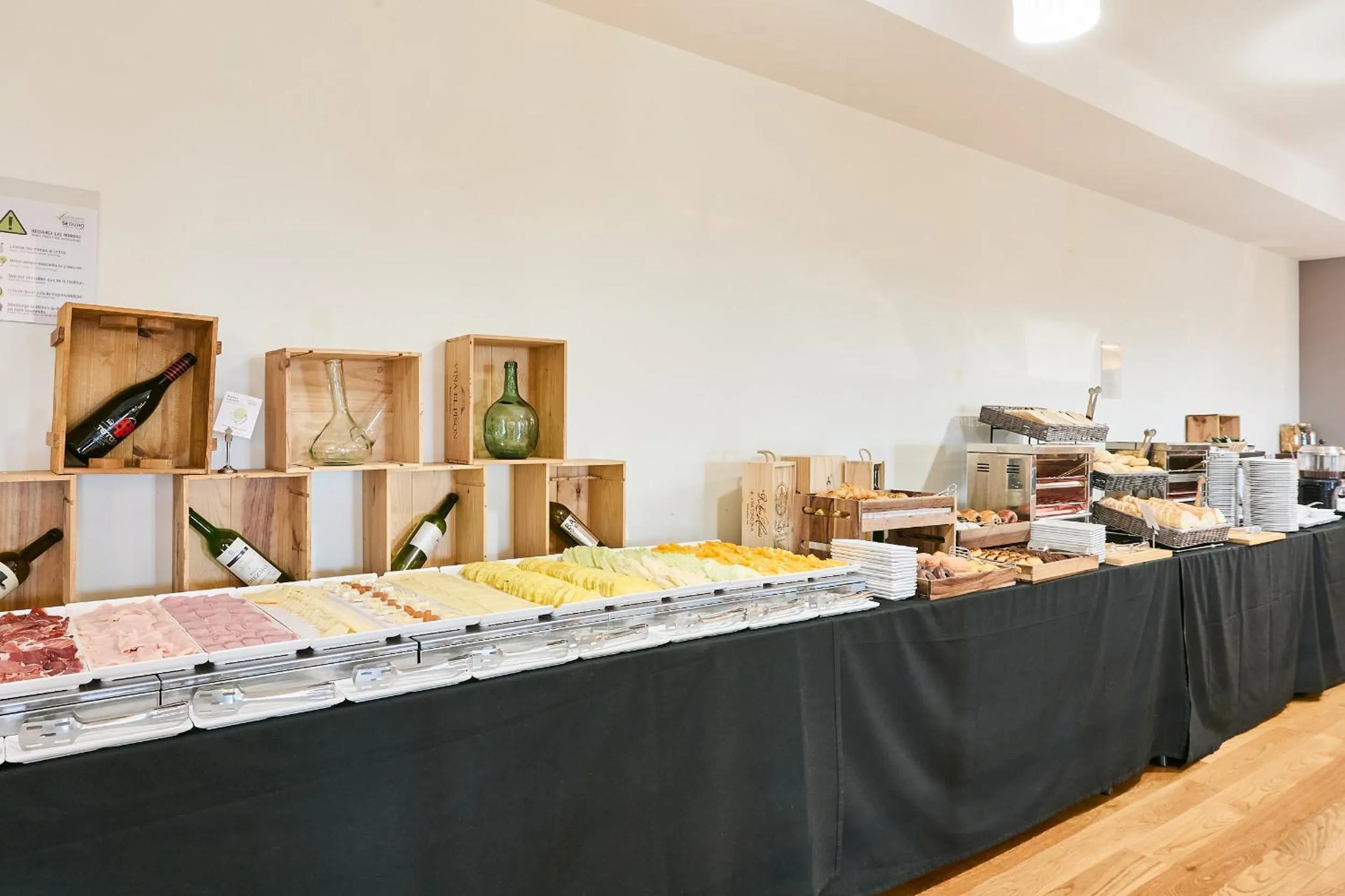 Buffet breakfast in Hotel Silken Villa de Laguardia