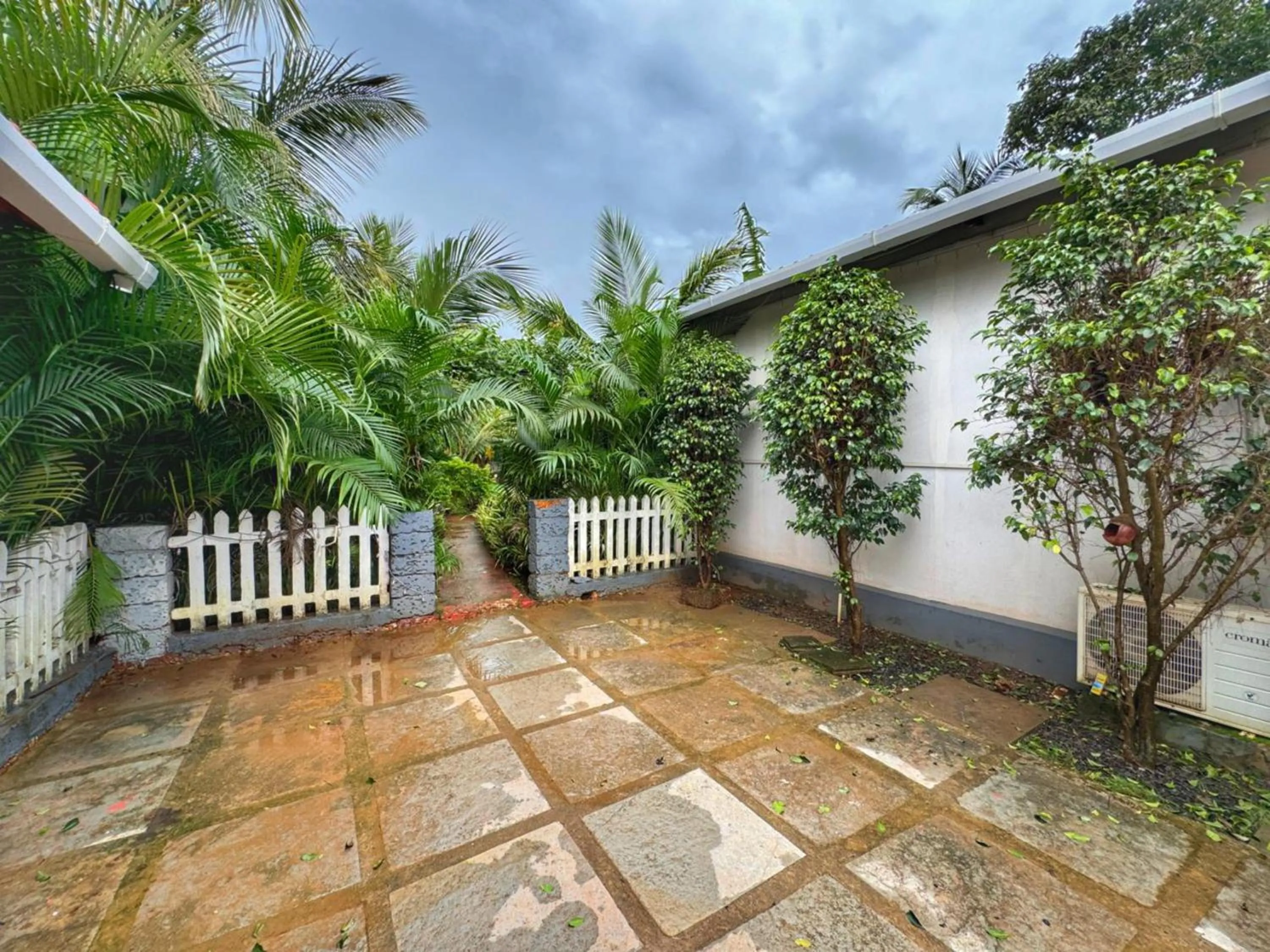 White Truffle Resort, Arambol