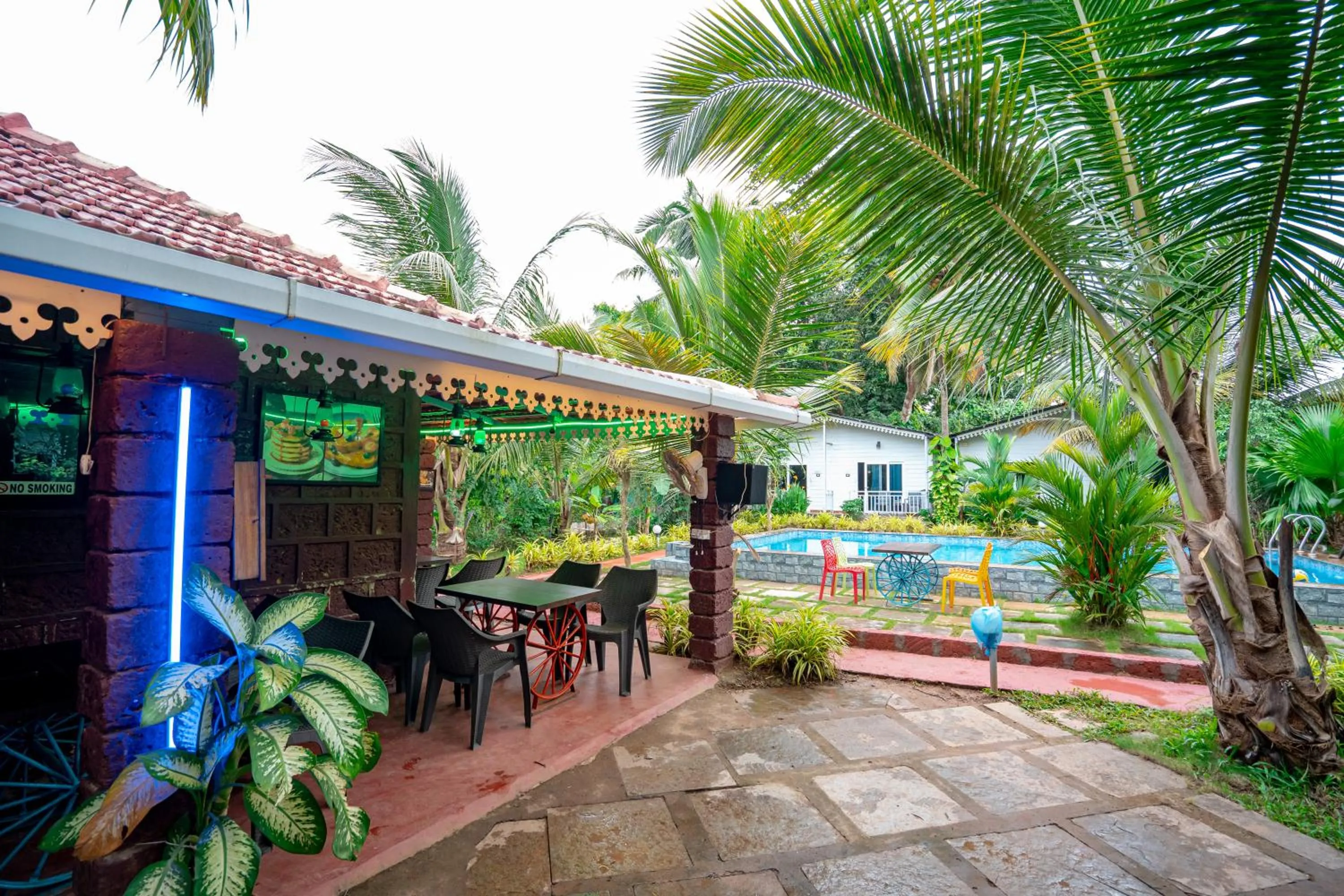 White Truffle Resort, Arambol