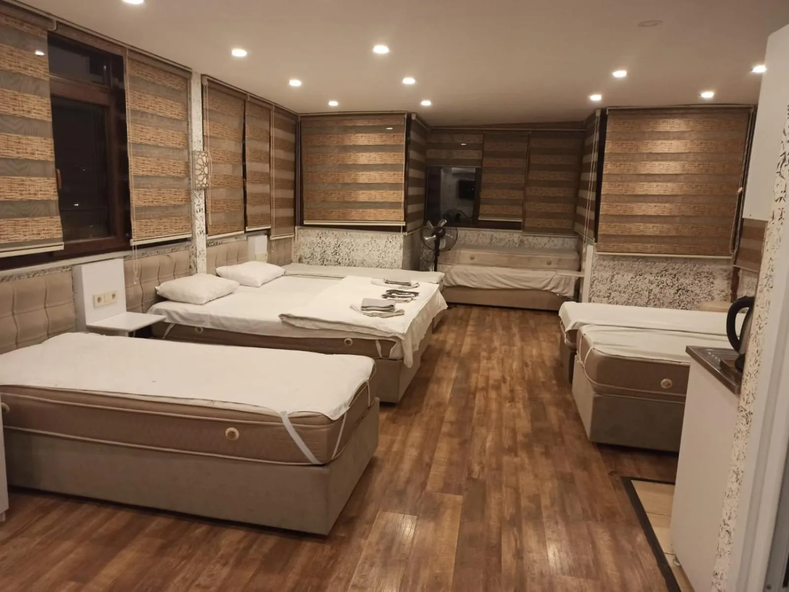 Photo of the whole room, Bed in Sun Comfort Hotel