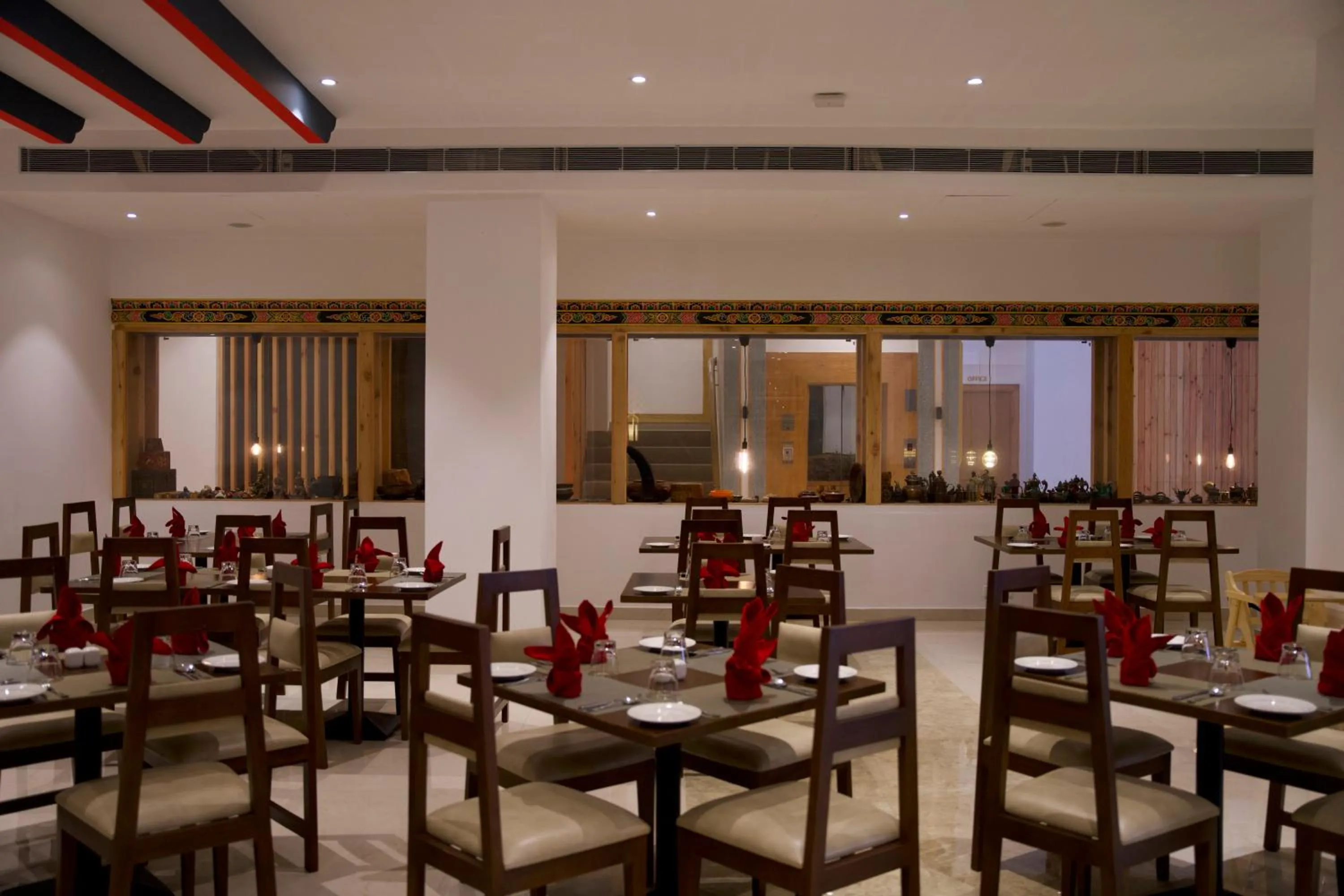 Restaurant/places to eat in Pelyang Boutique