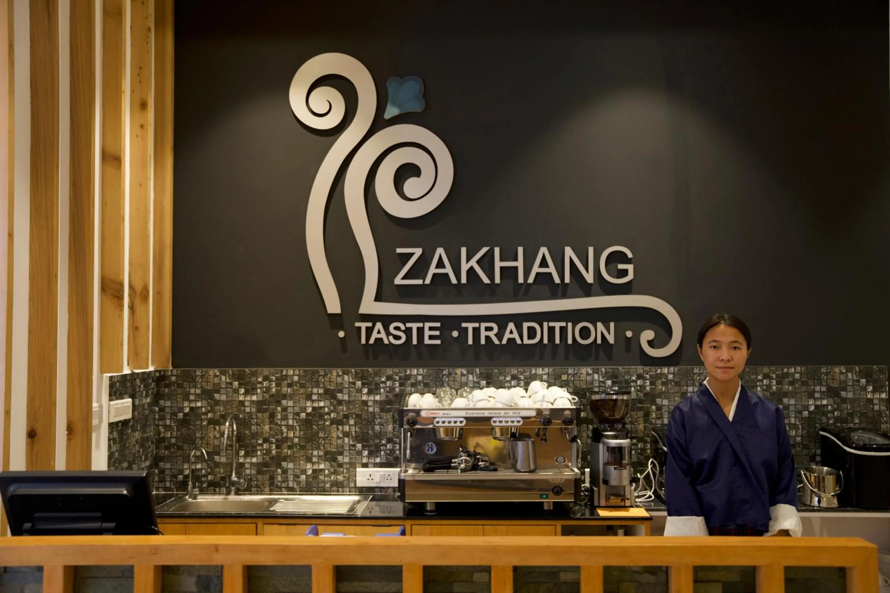 Restaurant/places to eat in Pelyang Boutique