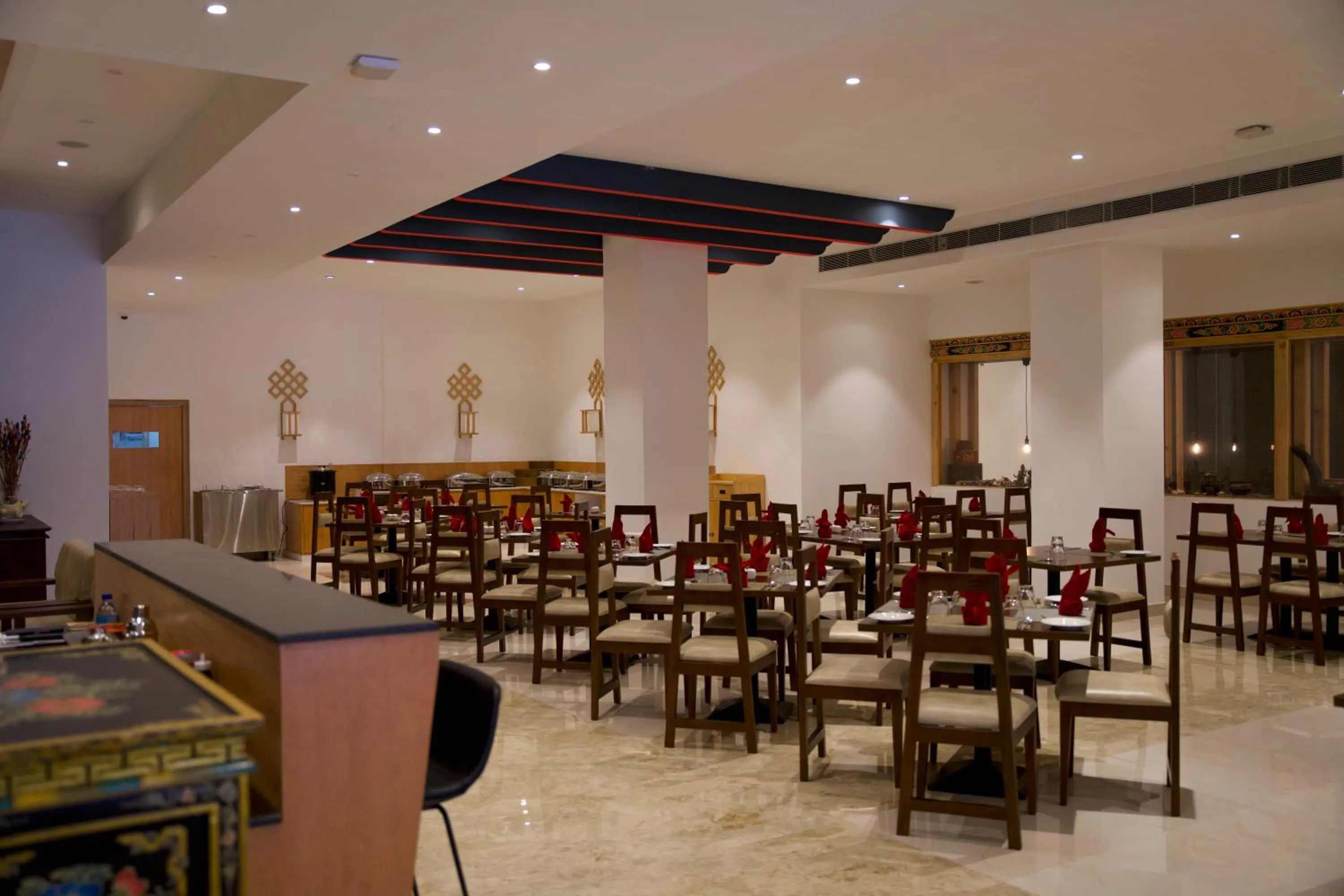 Restaurant/places to eat in Pelyang Boutique