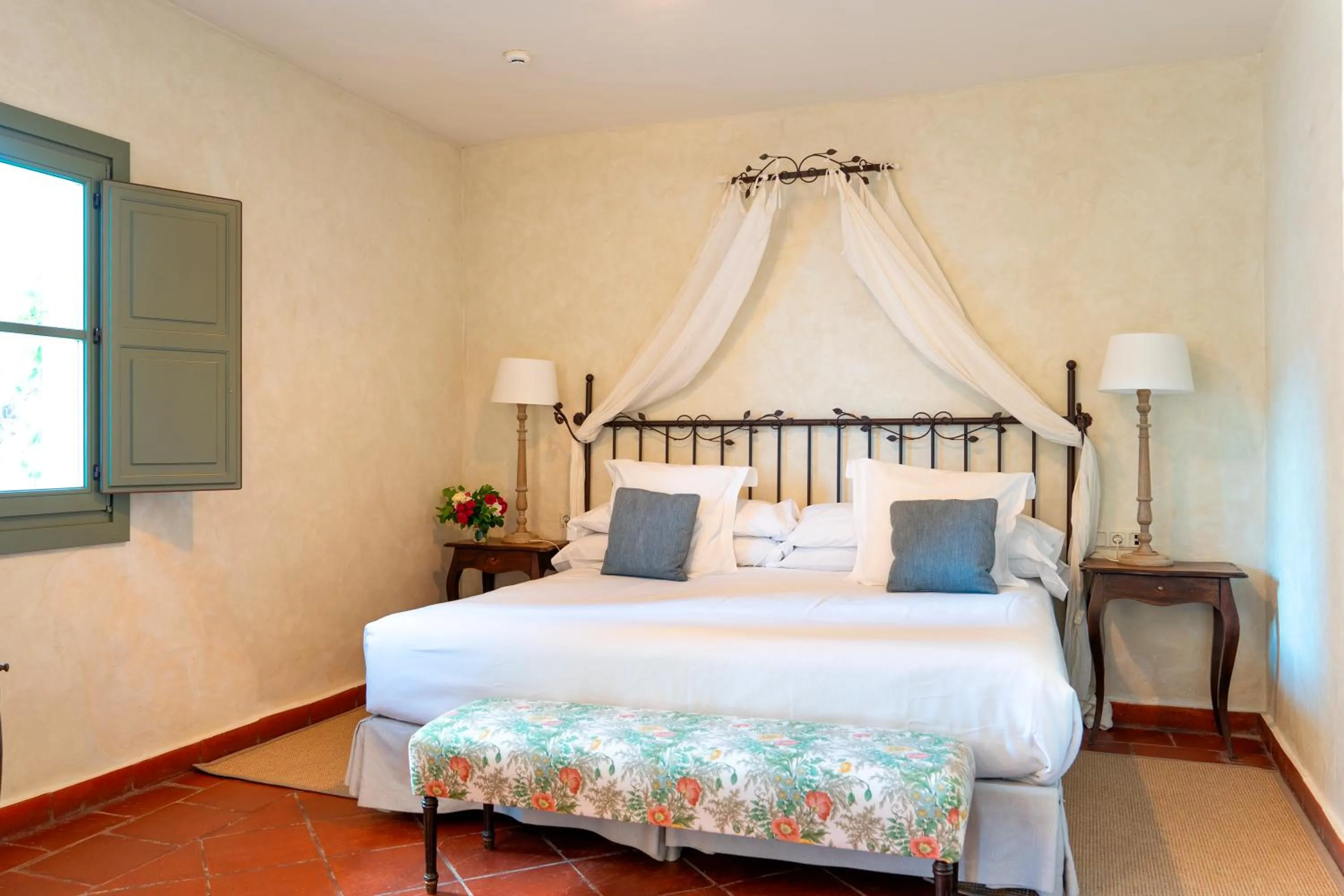 Bedroom, Bed in Hotel Boutique Molino del Arco