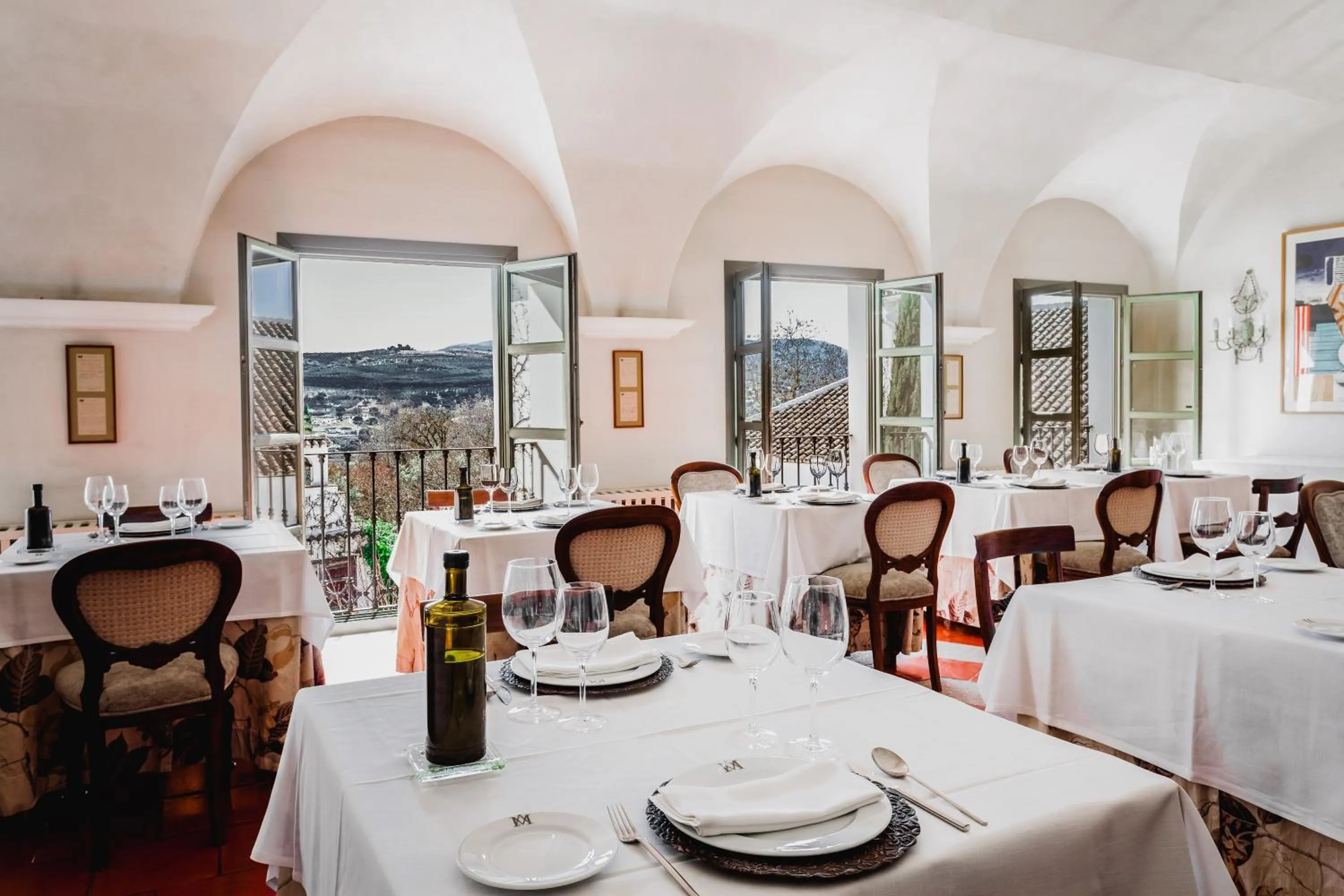 Restaurant/places to eat in Hotel Boutique Molino del Arco