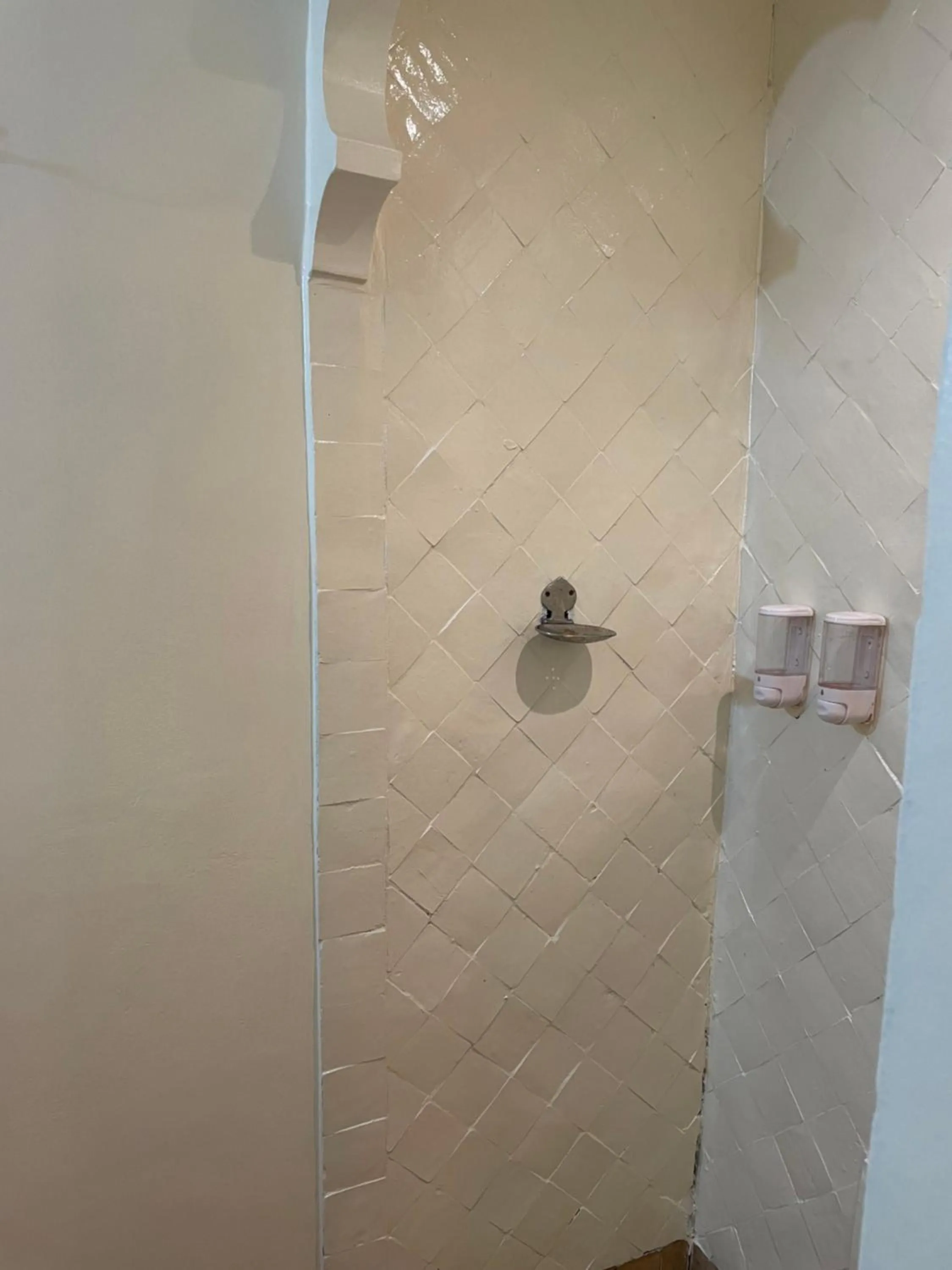 Shower in Riad Hugo