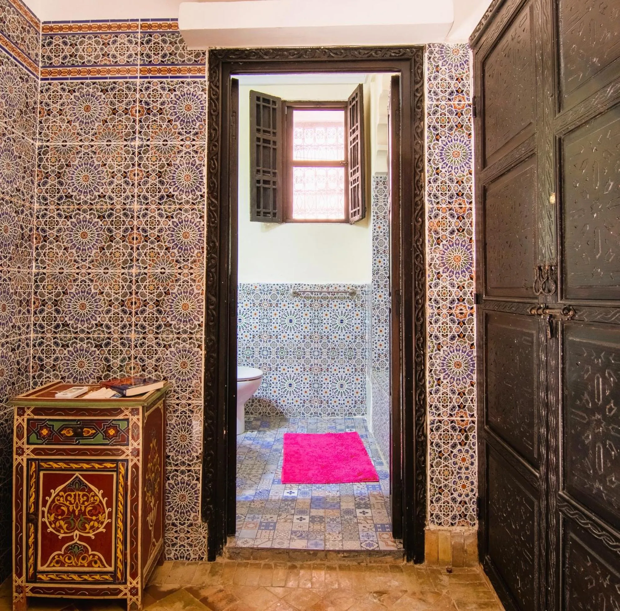 Bathroom, Bed in Riad Hugo