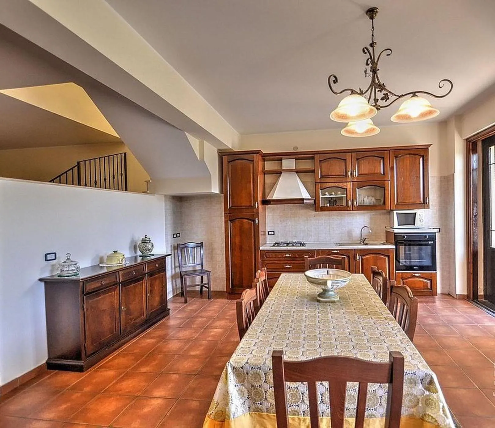 Communal lounge/ TV room in Etna Villa il Pino