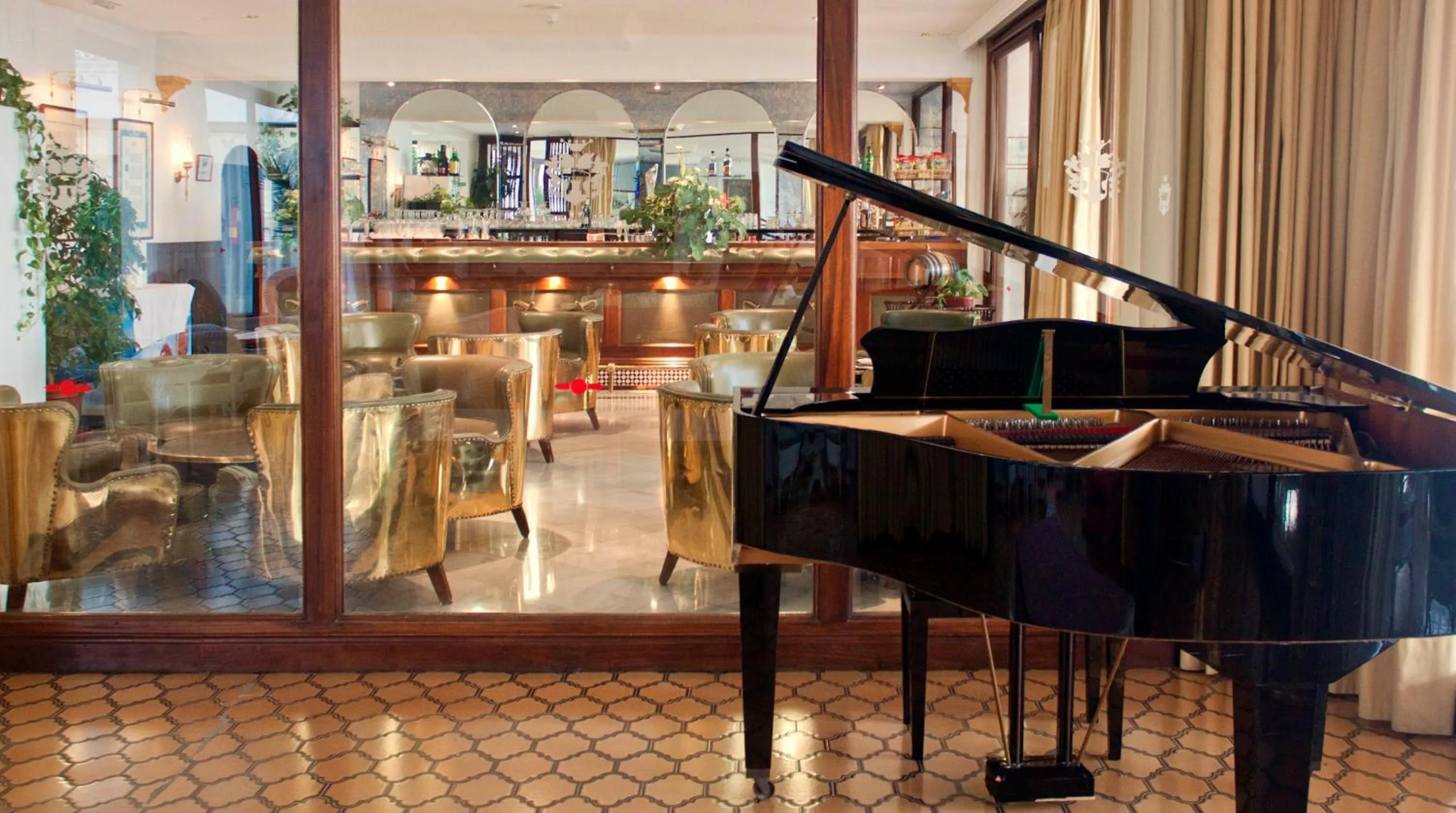 Lounge or bar in TRH Mijas