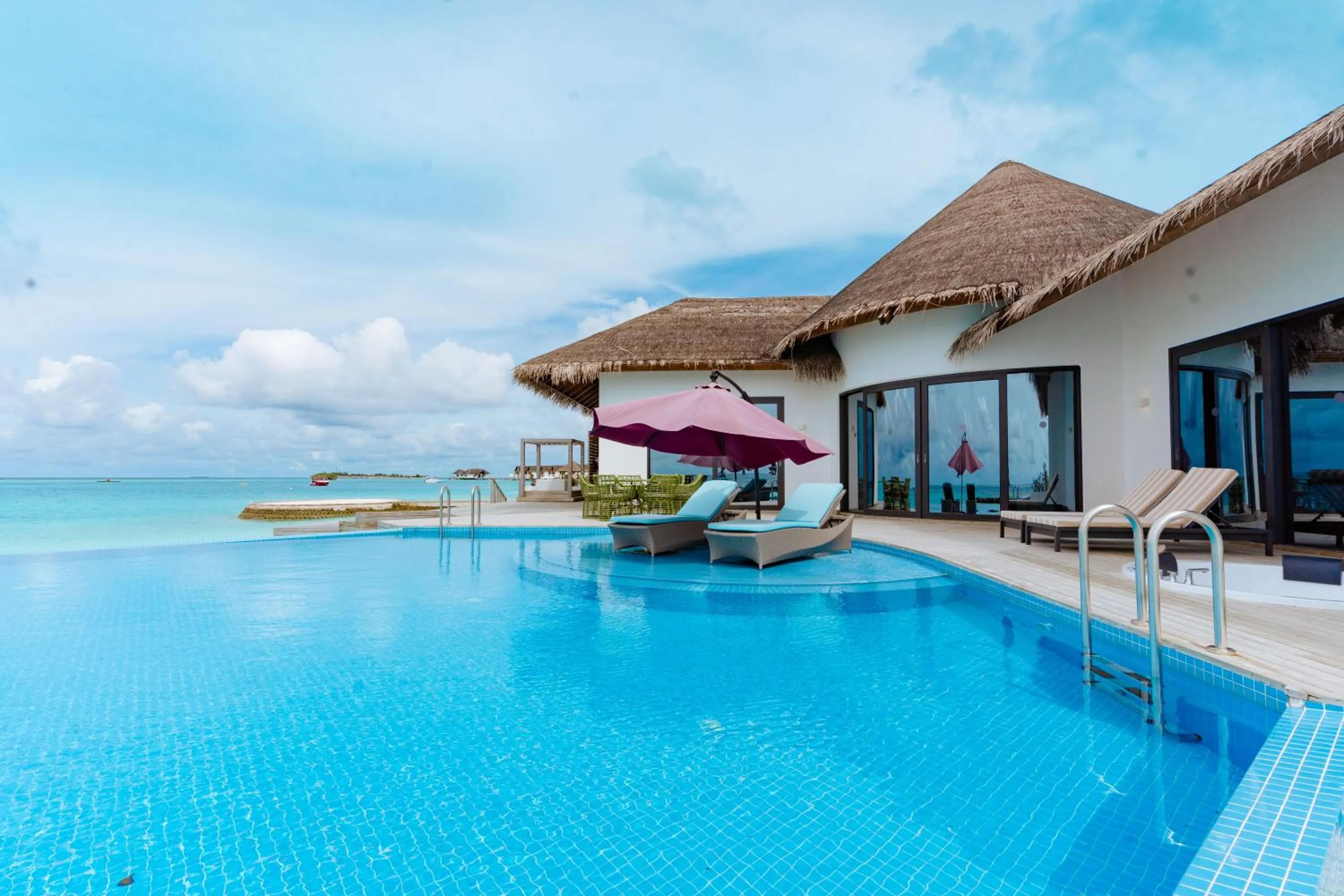 Pool view in NOOE Maldives Kunaavashi