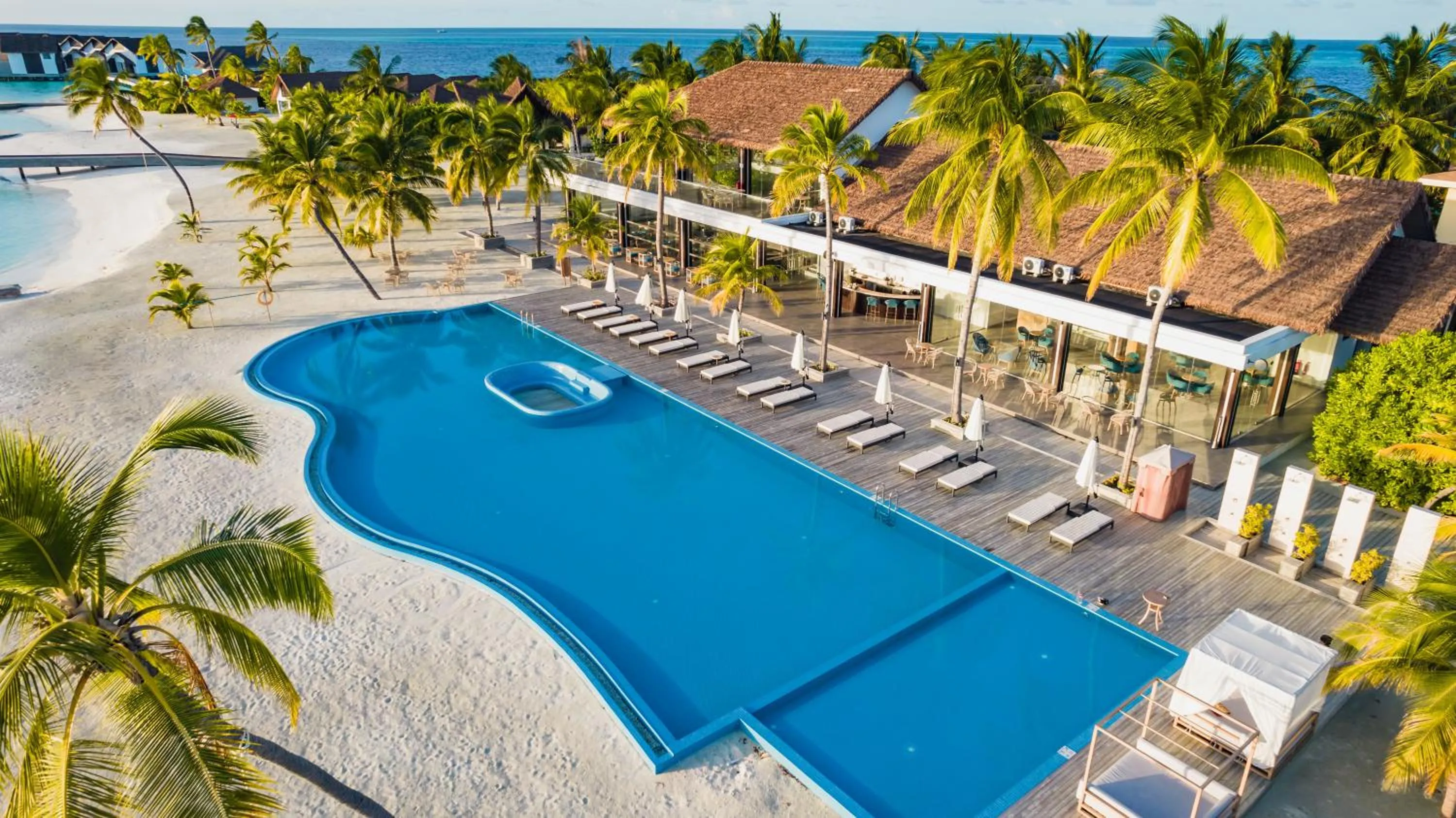 Swimming pool in NOOE Maldives Kunaavashi