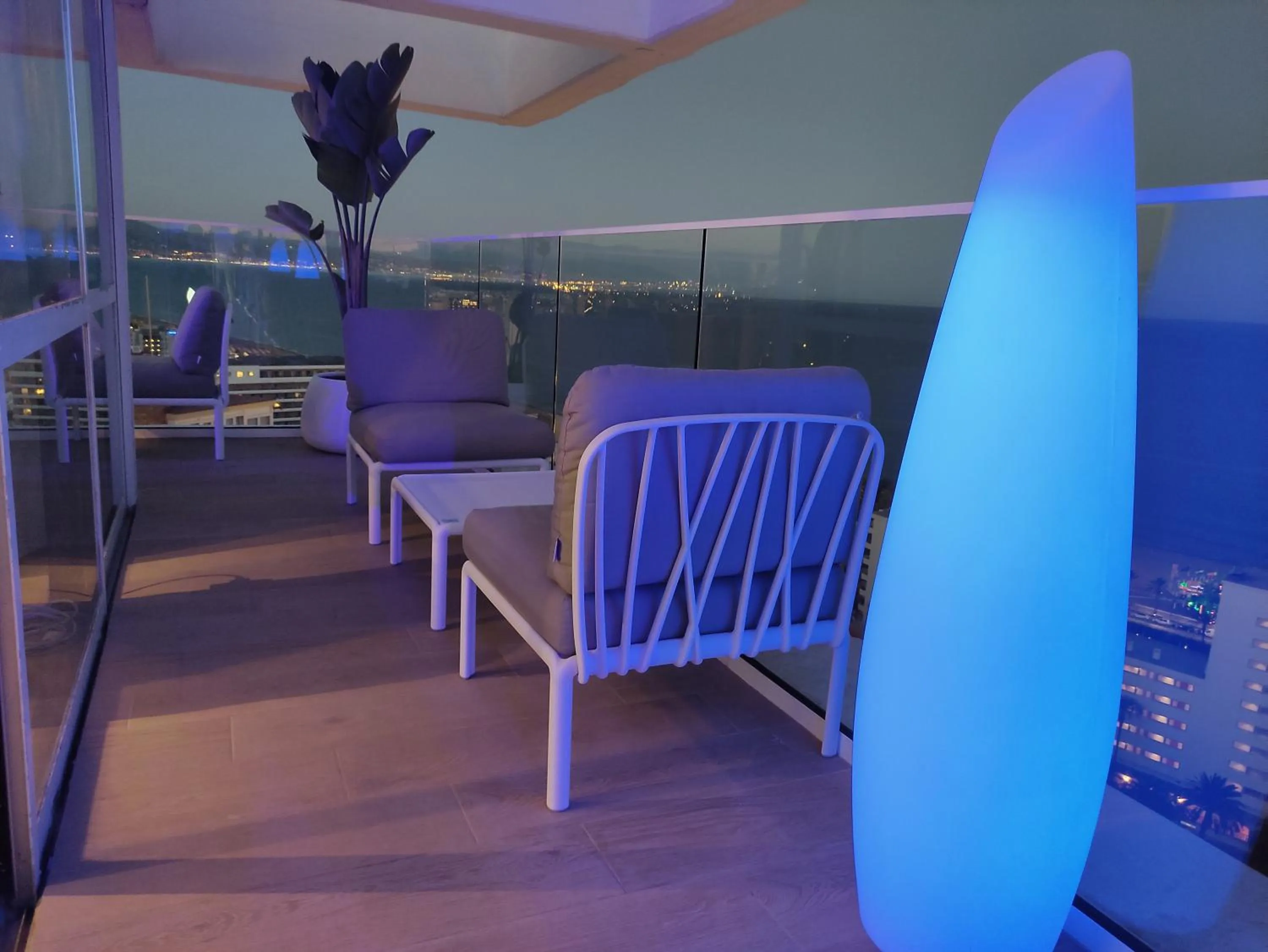 Lounge or bar in BLUESEA Gran Cervantes