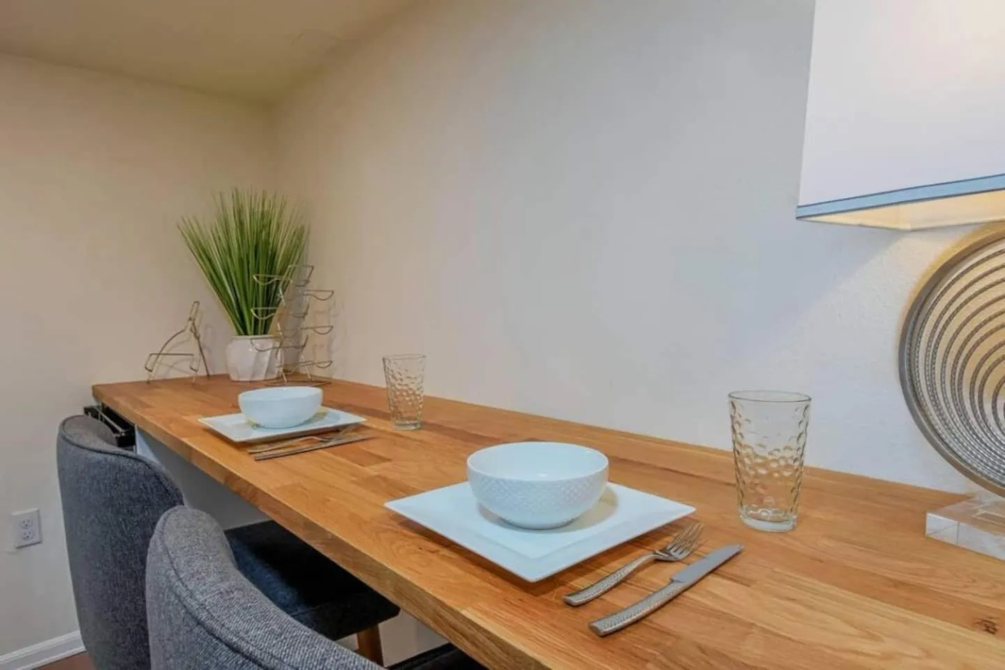 Private Basement Suite w Hot Tub