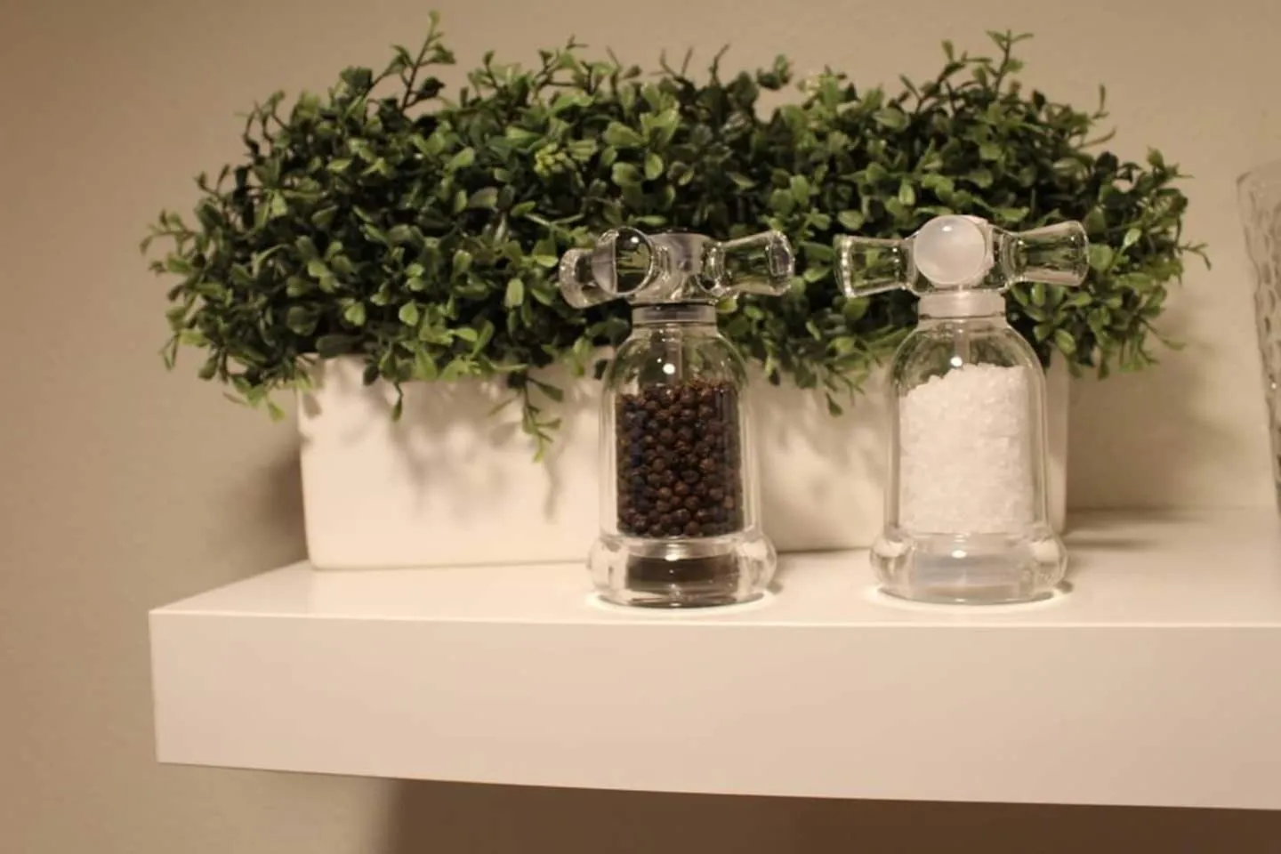 Private Basement Suite w Hot Tub