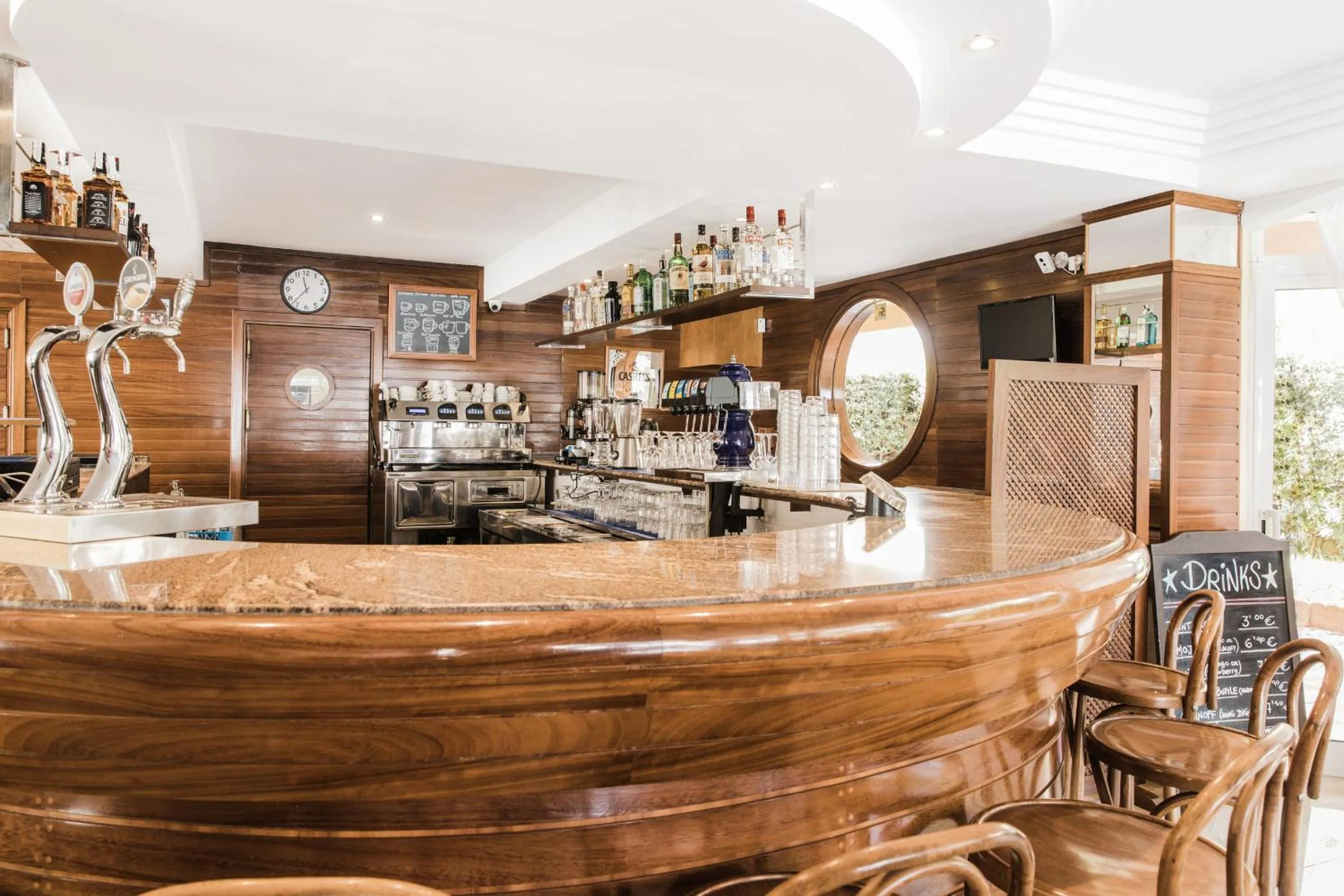 Lounge or bar in Hotel Golf Beach