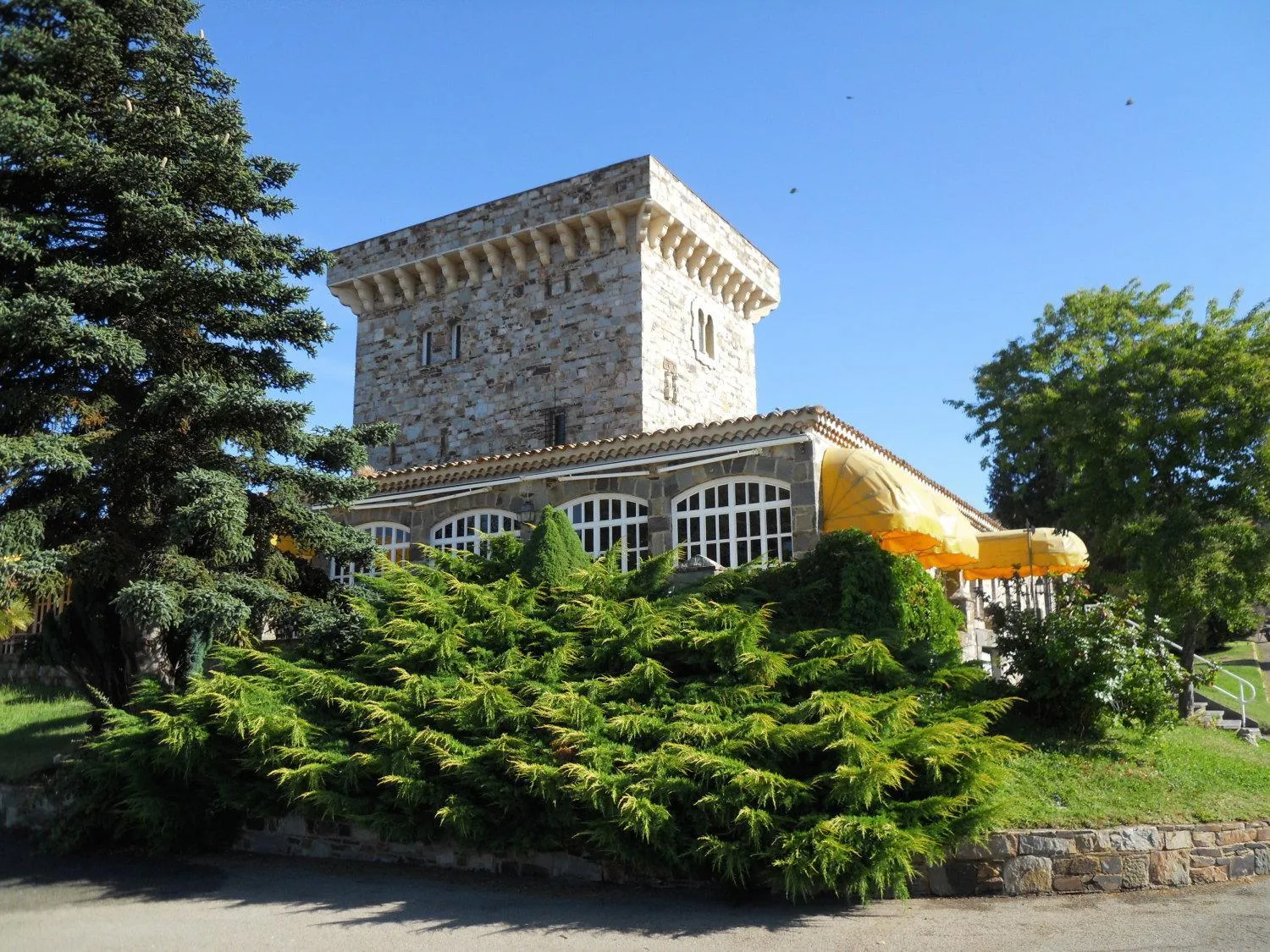 Property building in Hotel Temple Pradorrey