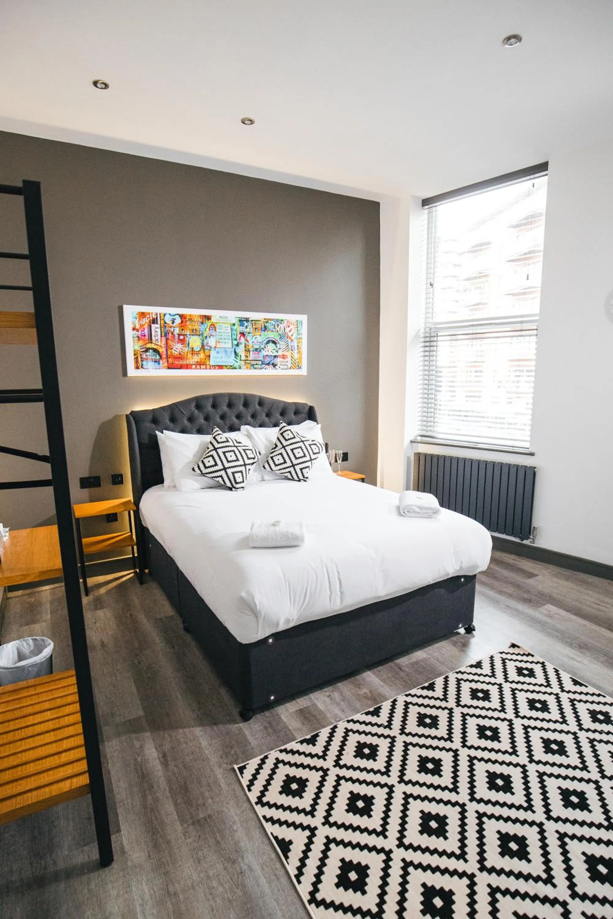 Bedroom, Bed in Black Lion Hotel Manchester