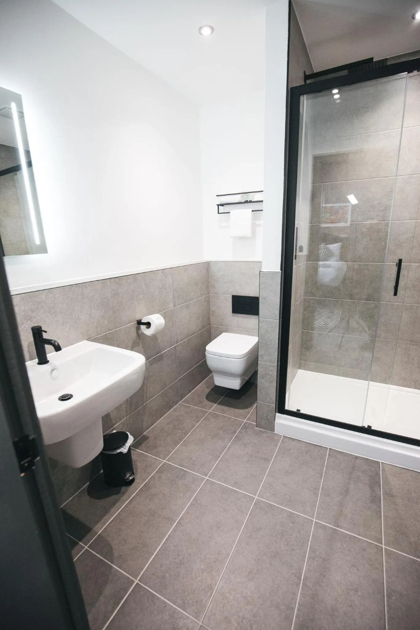 Bathroom in Black Lion Hotel Manchester